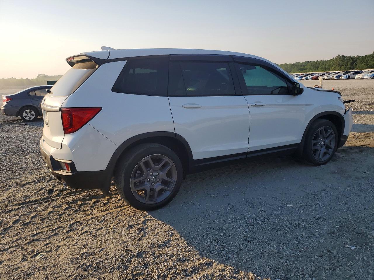 2022 Honda Passport Sport Белый vin: 5FNYF7H52NB007194