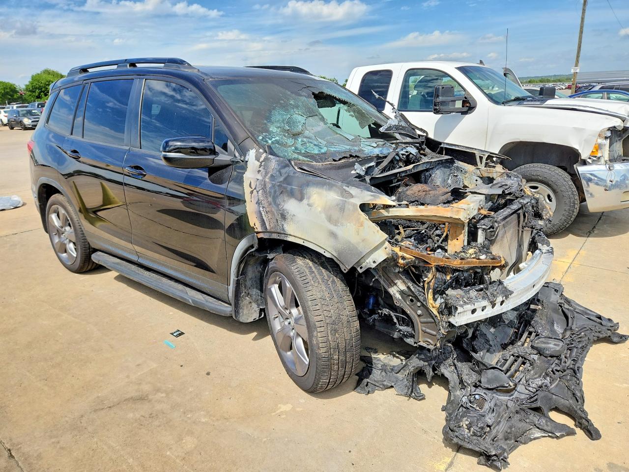 2019 Honda Passport Touring Черный vin: 5FNYF7H95KB000819