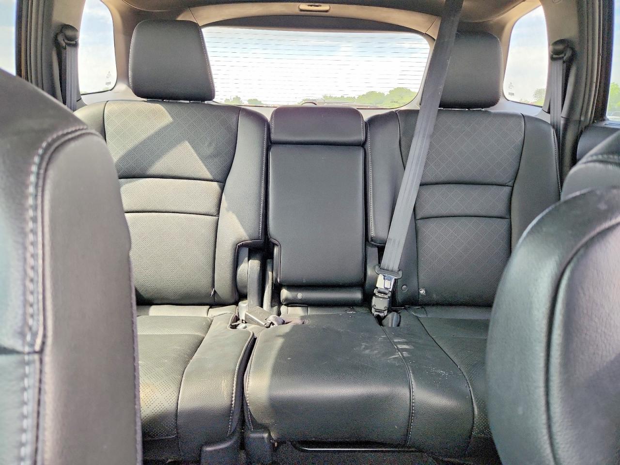 2019 Honda Passport Touring Черный vin: 5FNYF7H95KB000819