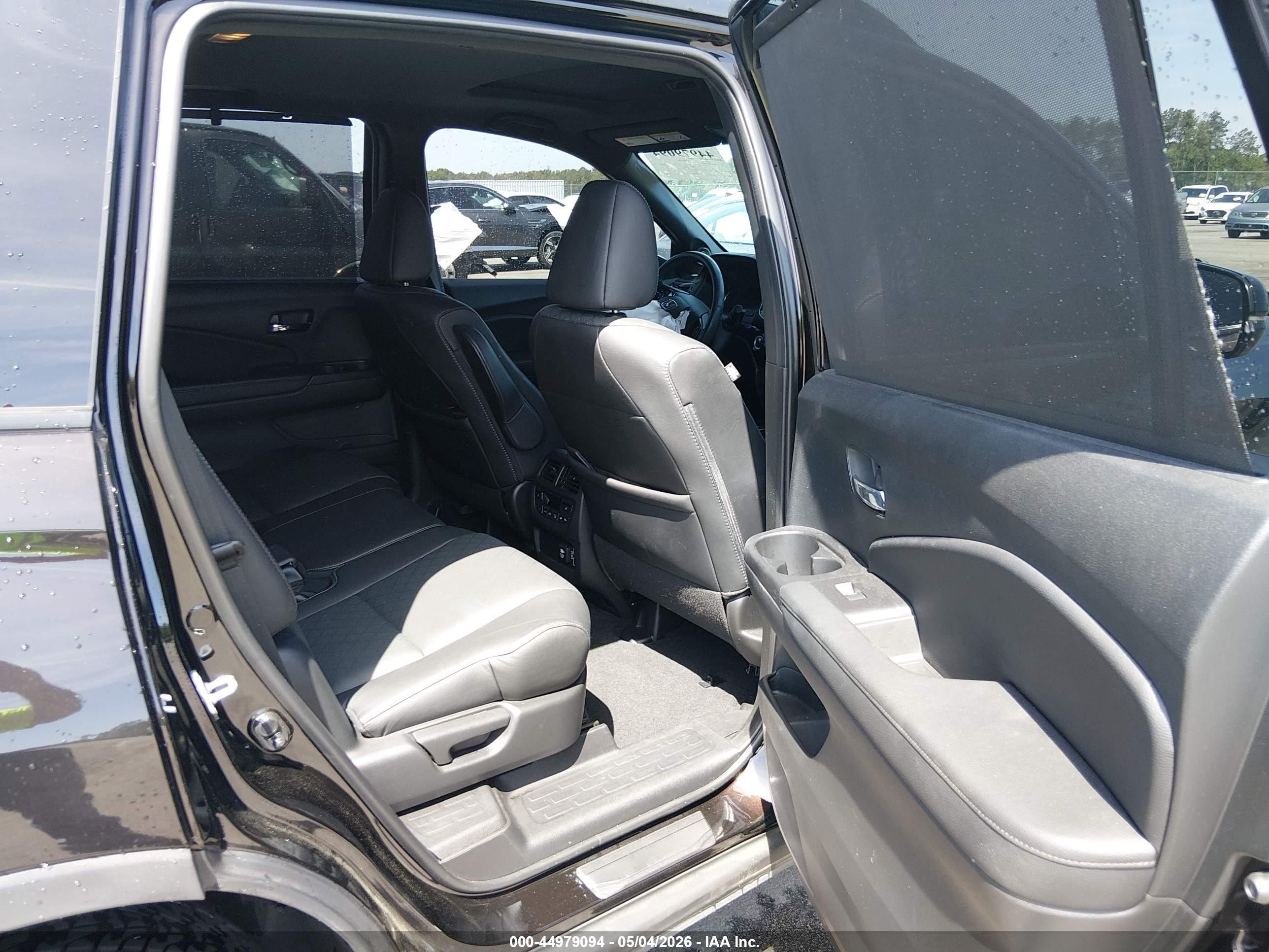 2021 Honda Passport 2wd Touring Black vin: 5FNYF7H98MB010800