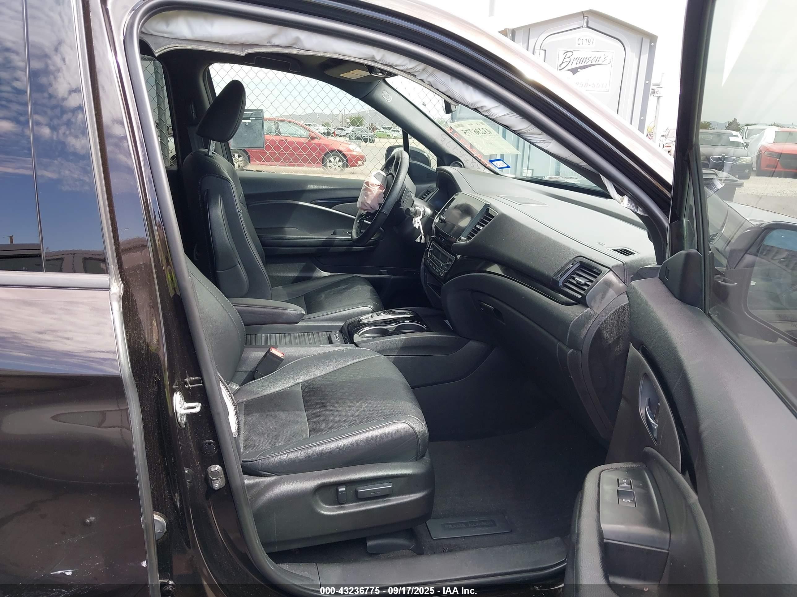 2020 Honda Passport Awd Elite Черный vin: 5FNYF8H00LB003152