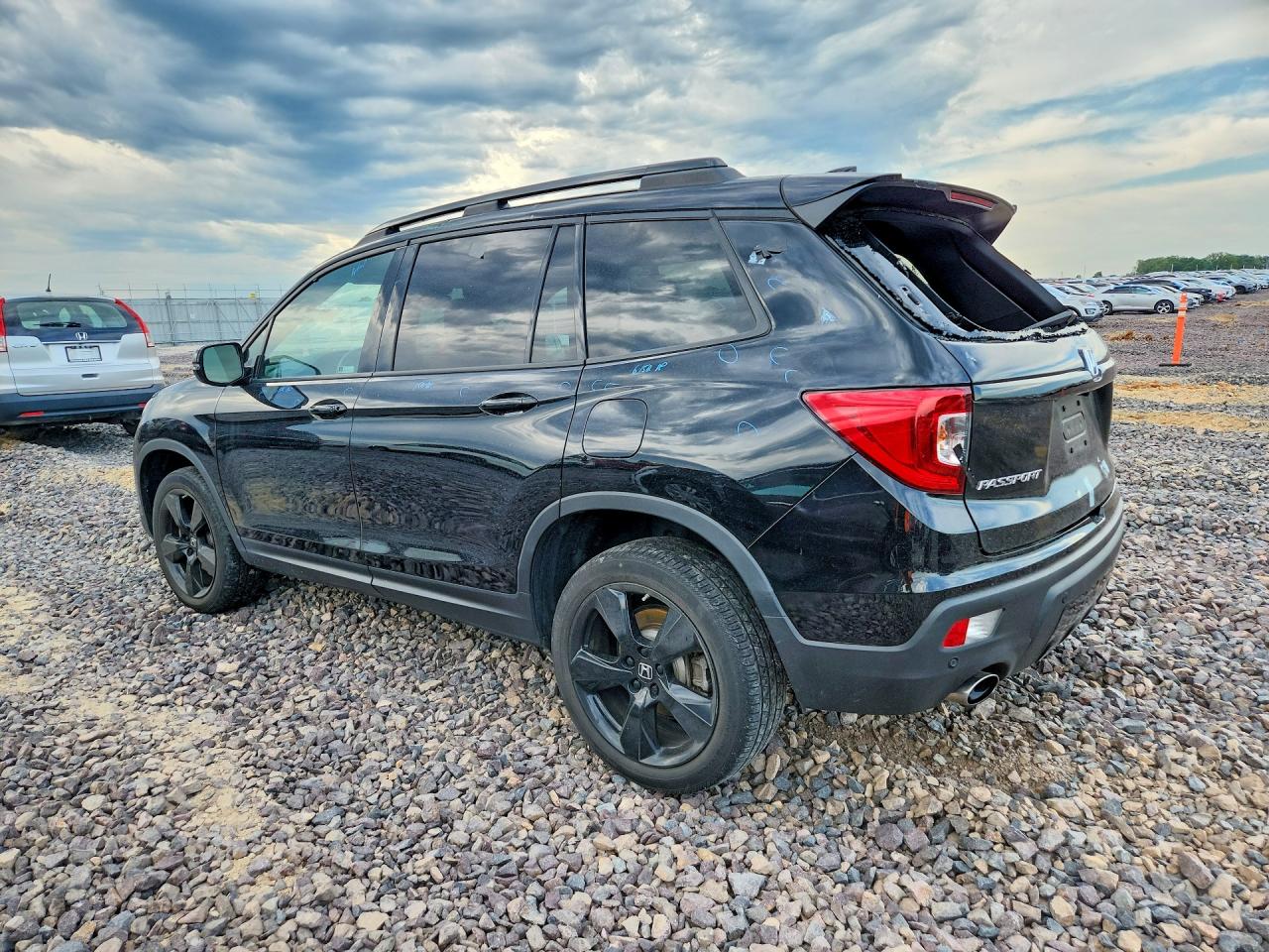 2021 Honda Passport Elite Black vin: 5FNYF8H01MB039627
