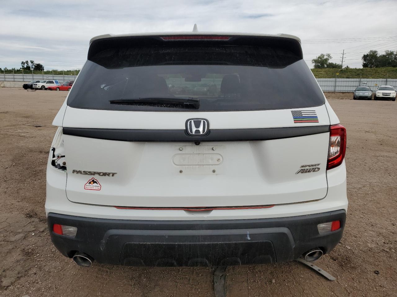 2021 Honda Passport Sport Белый vin: 5FNYF8H25MB001089