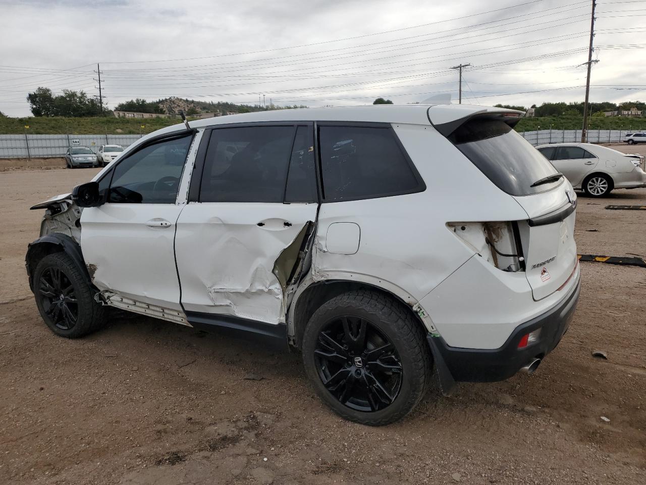 2021 Honda Passport Sport Белый vin: 5FNYF8H25MB001089