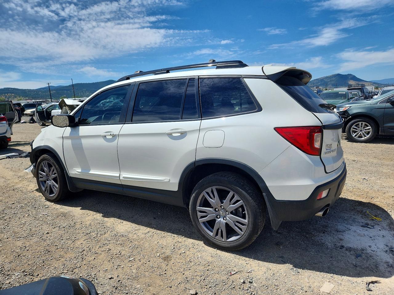 2019 Honda Passport Exl Белый vin: 5FNYF8H52KB000778