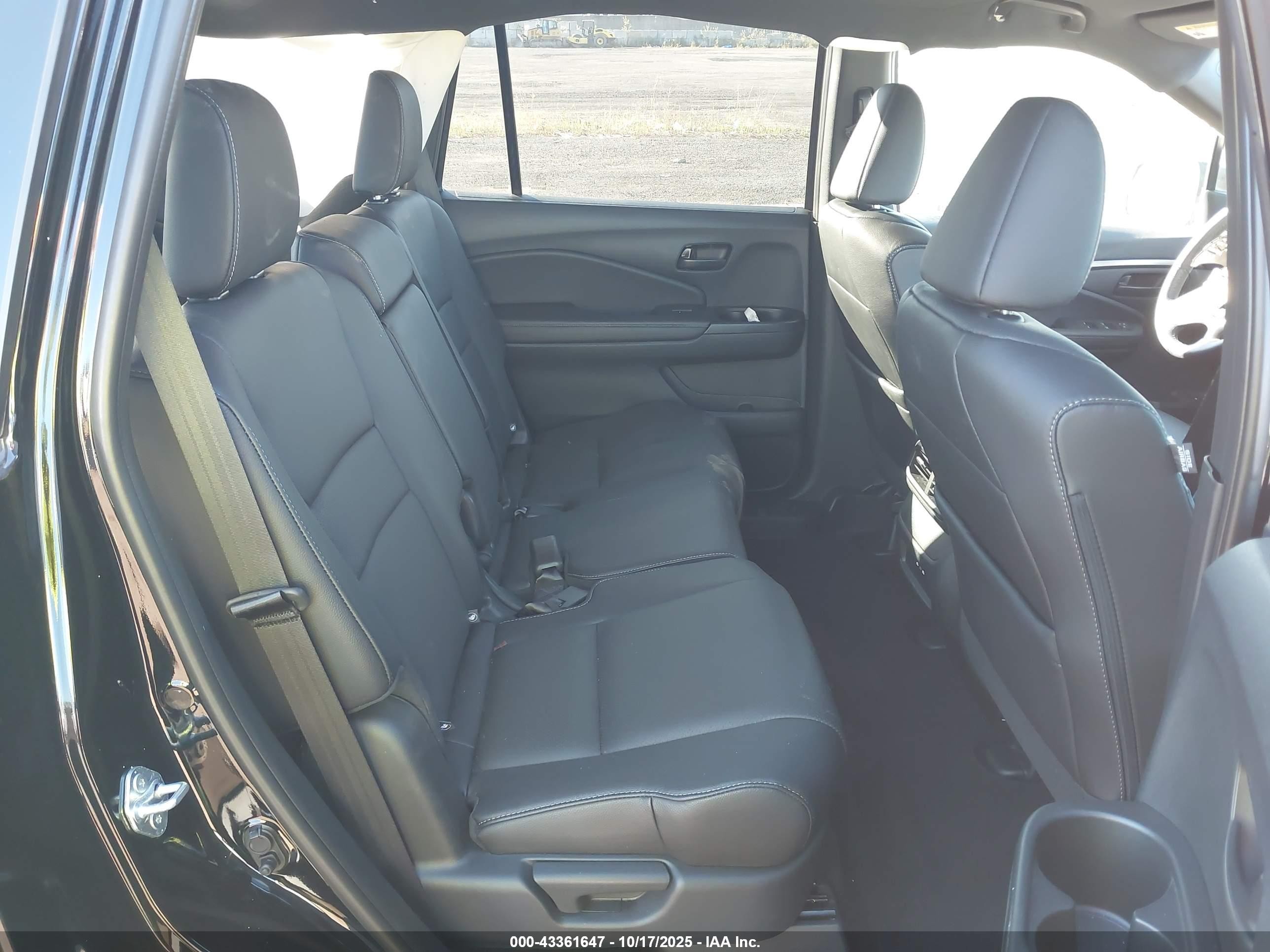 2024 Honda Passport Awd Ex-l Black vin: 5FNYF8H54RB023893