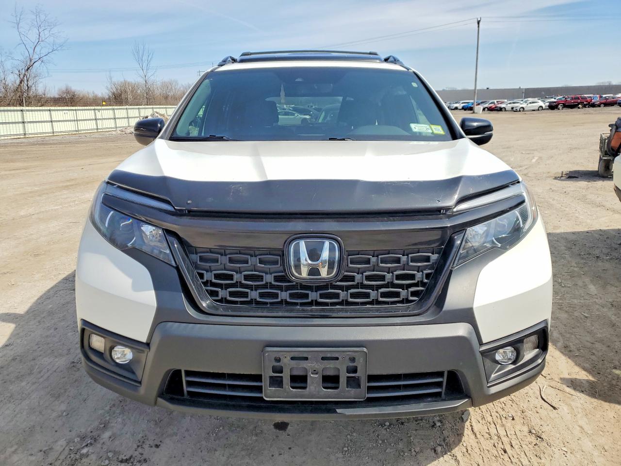 2021 Honda Passport Exl White vin: 5FNYF8H58MB011075