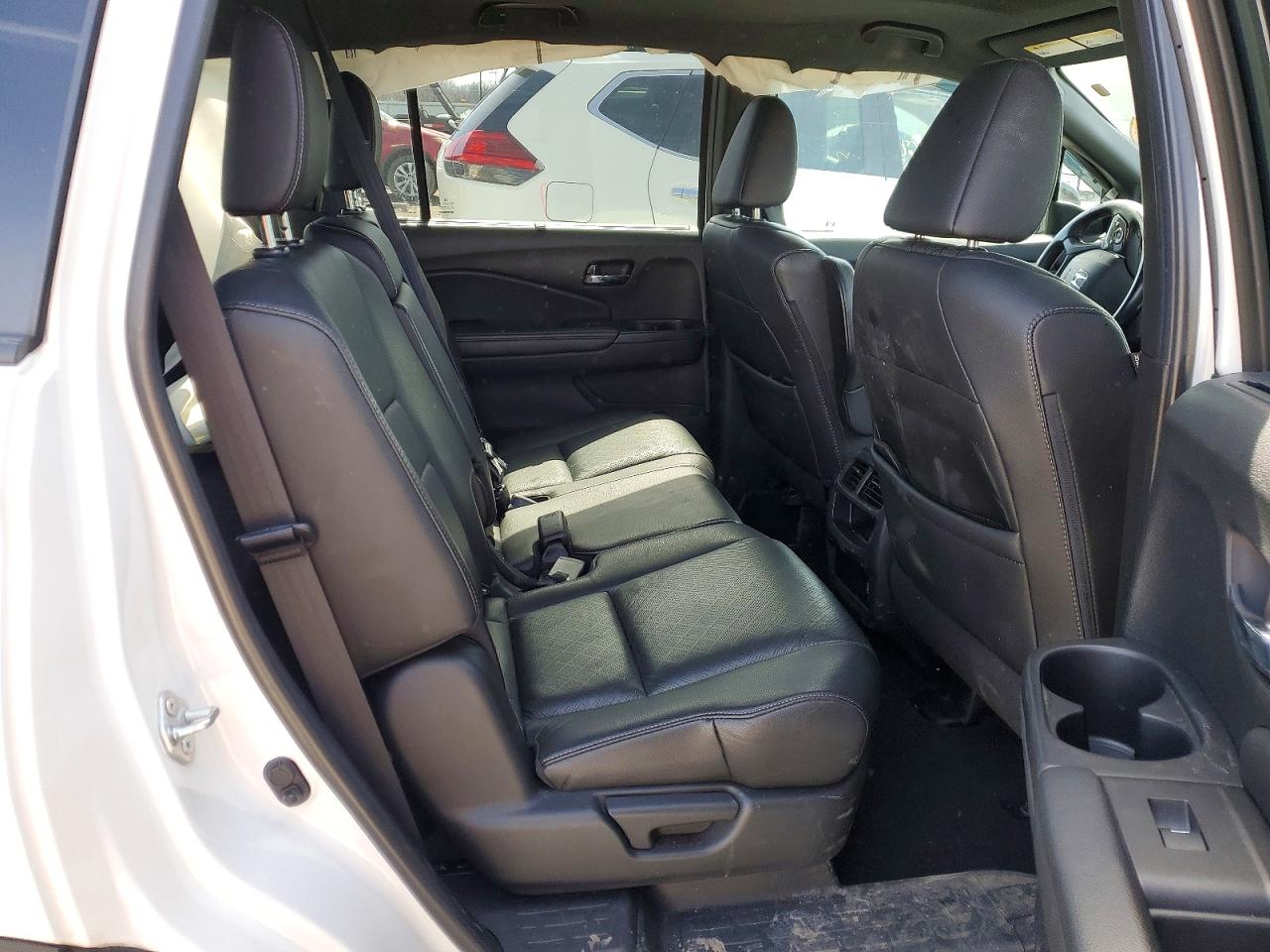 2021 Honda Passport Exl White vin: 5FNYF8H58MB011075