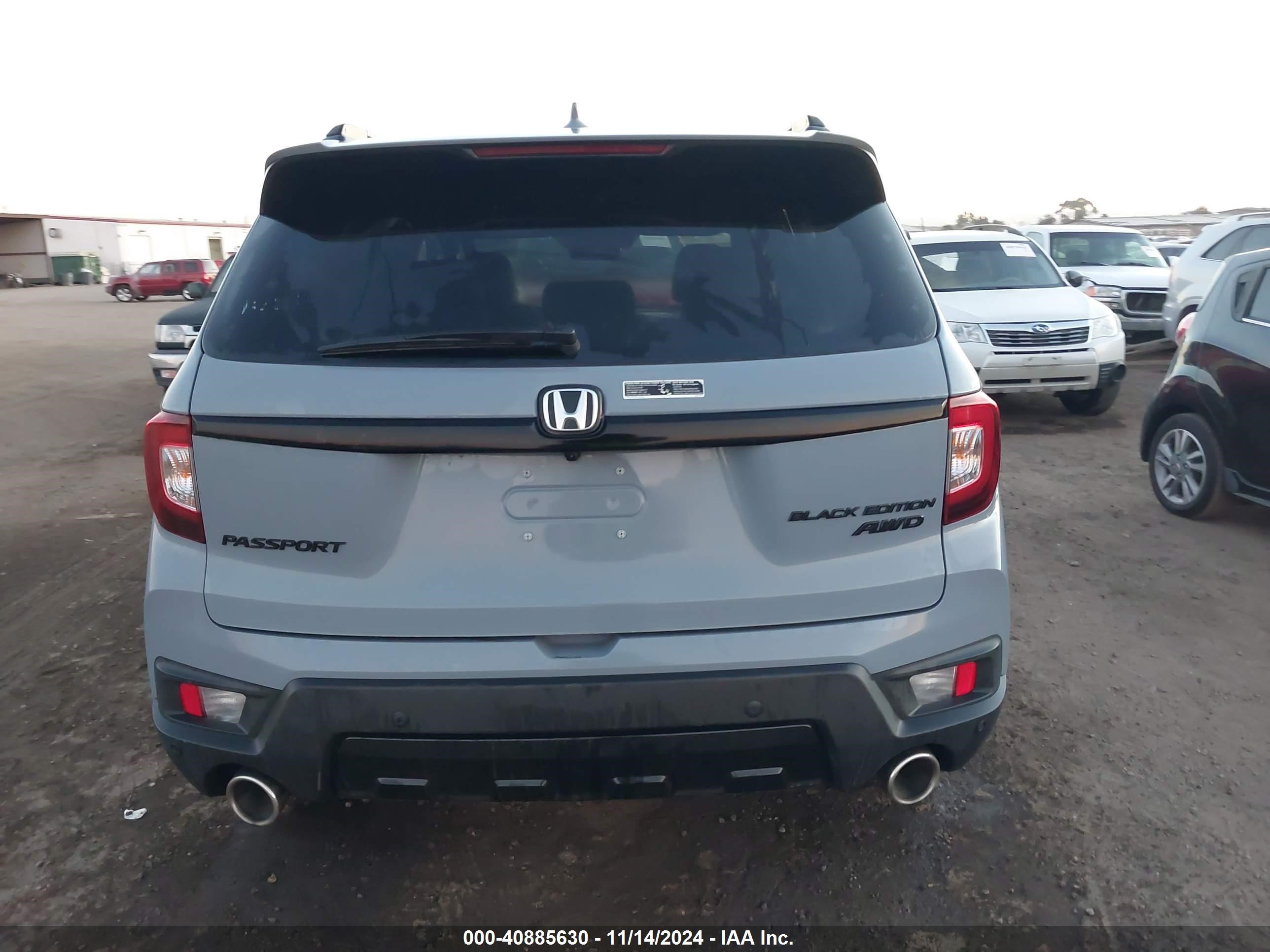 2024 Honda Passport Awd Black Gray vin: 5FNYF8H84RB009762