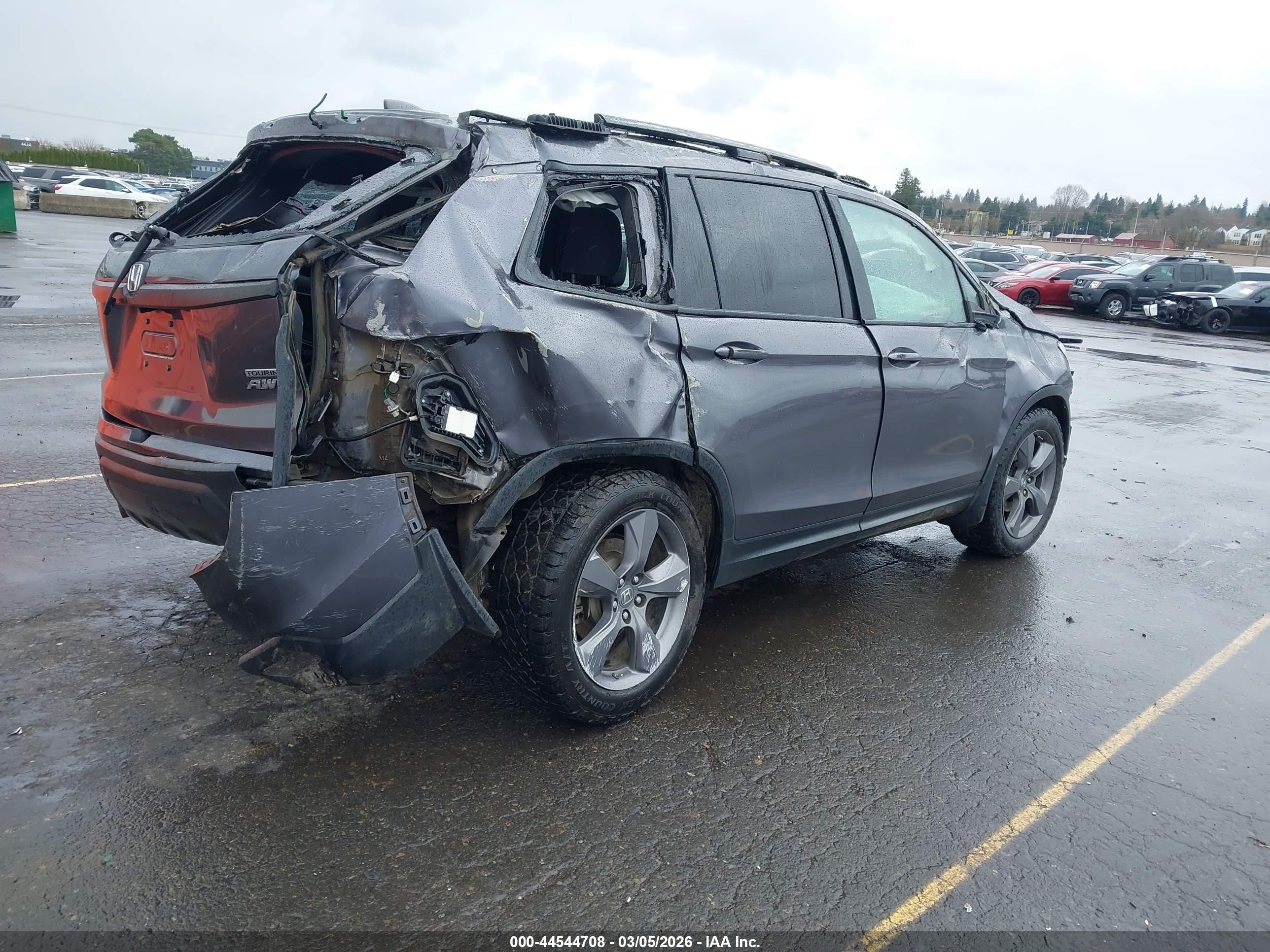 2019 Honda Passport Touring Gray vin: 5FNYF8H90KB025939