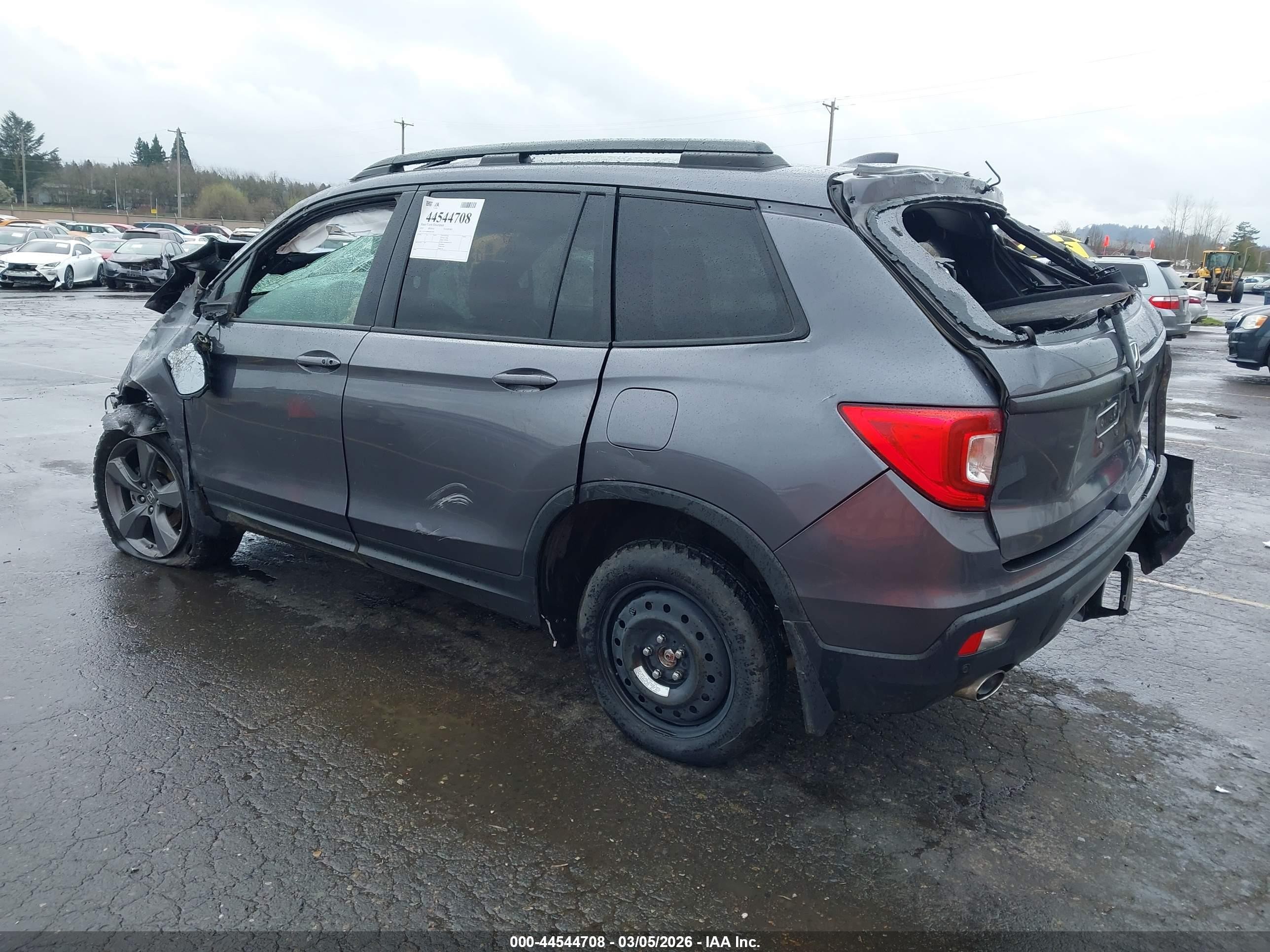 2019 Honda Passport Touring Gray vin: 5FNYF8H90KB025939