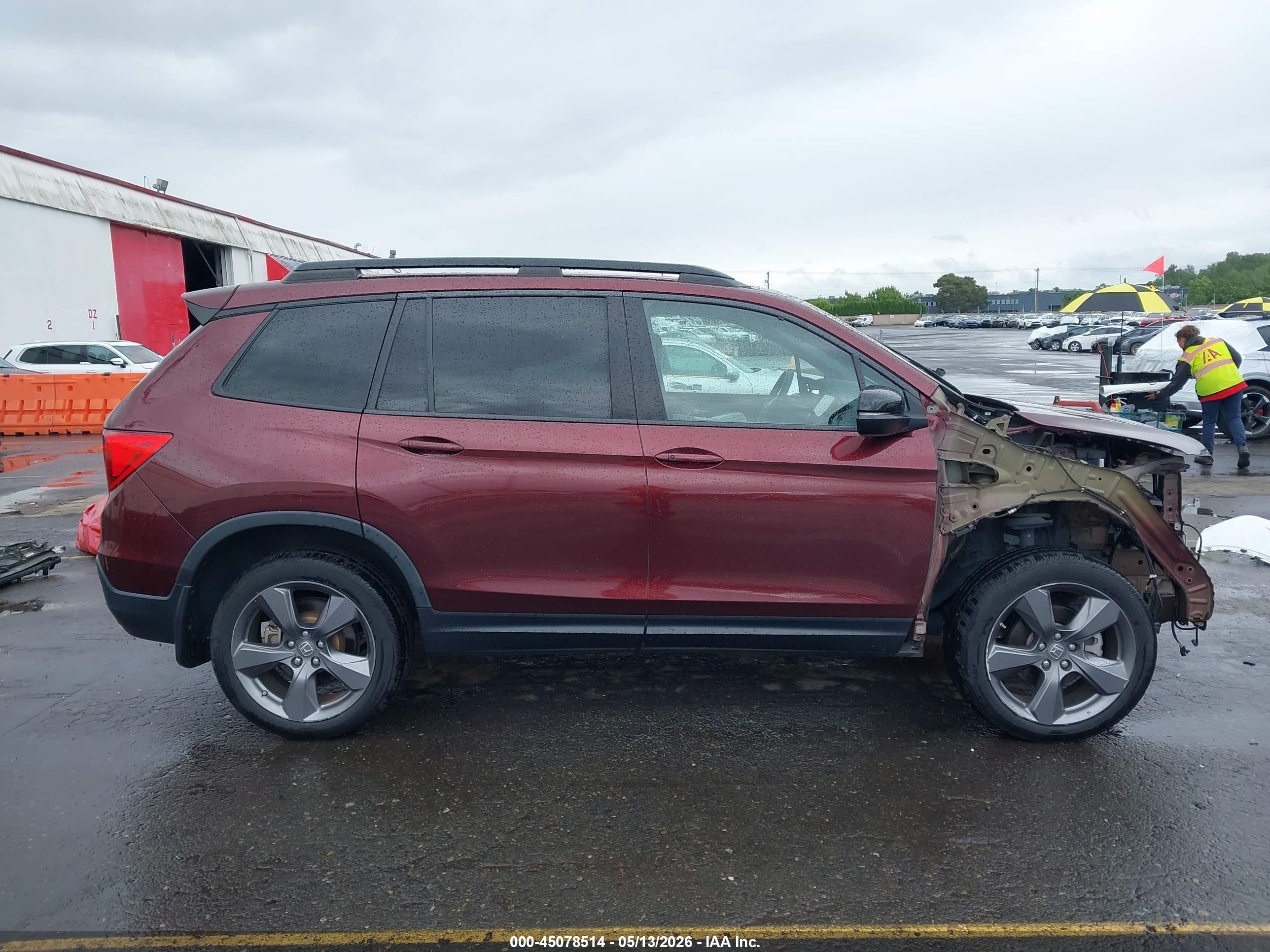 2021 Honda Passport Awd Touring Maroon vin: 5FNYF8H98MB002752