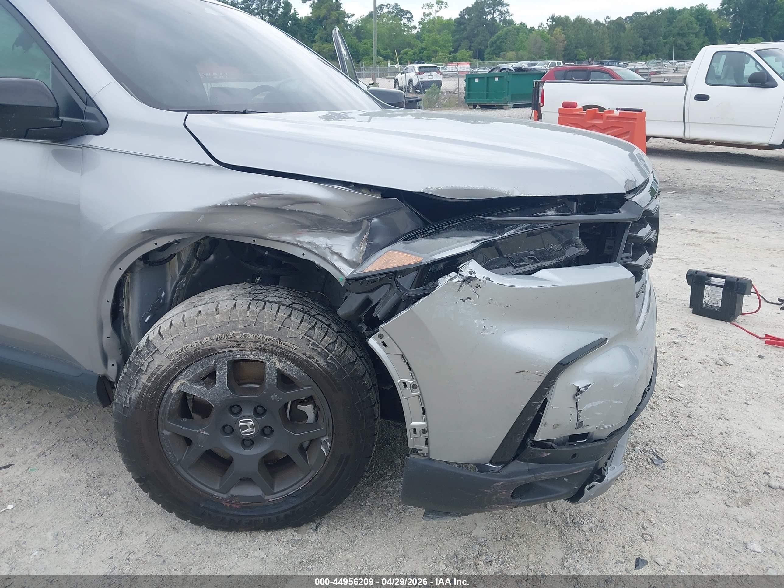 2025 Honda Pilot Trailsport Серебряный vin: 5FNYG1H69SB108344