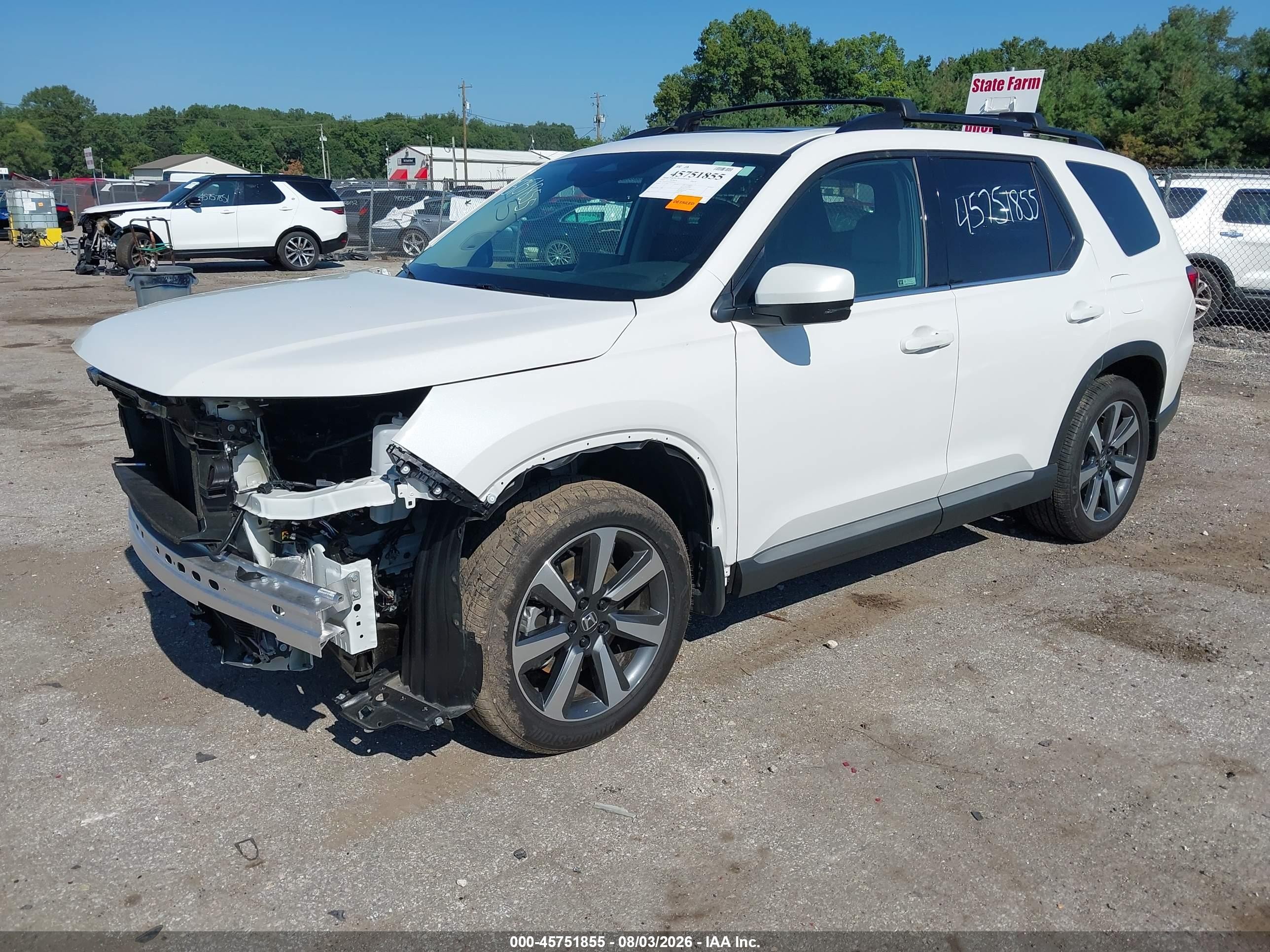 2025 Honda Pilot Touring White vin: 5FNYG1H74SB188435