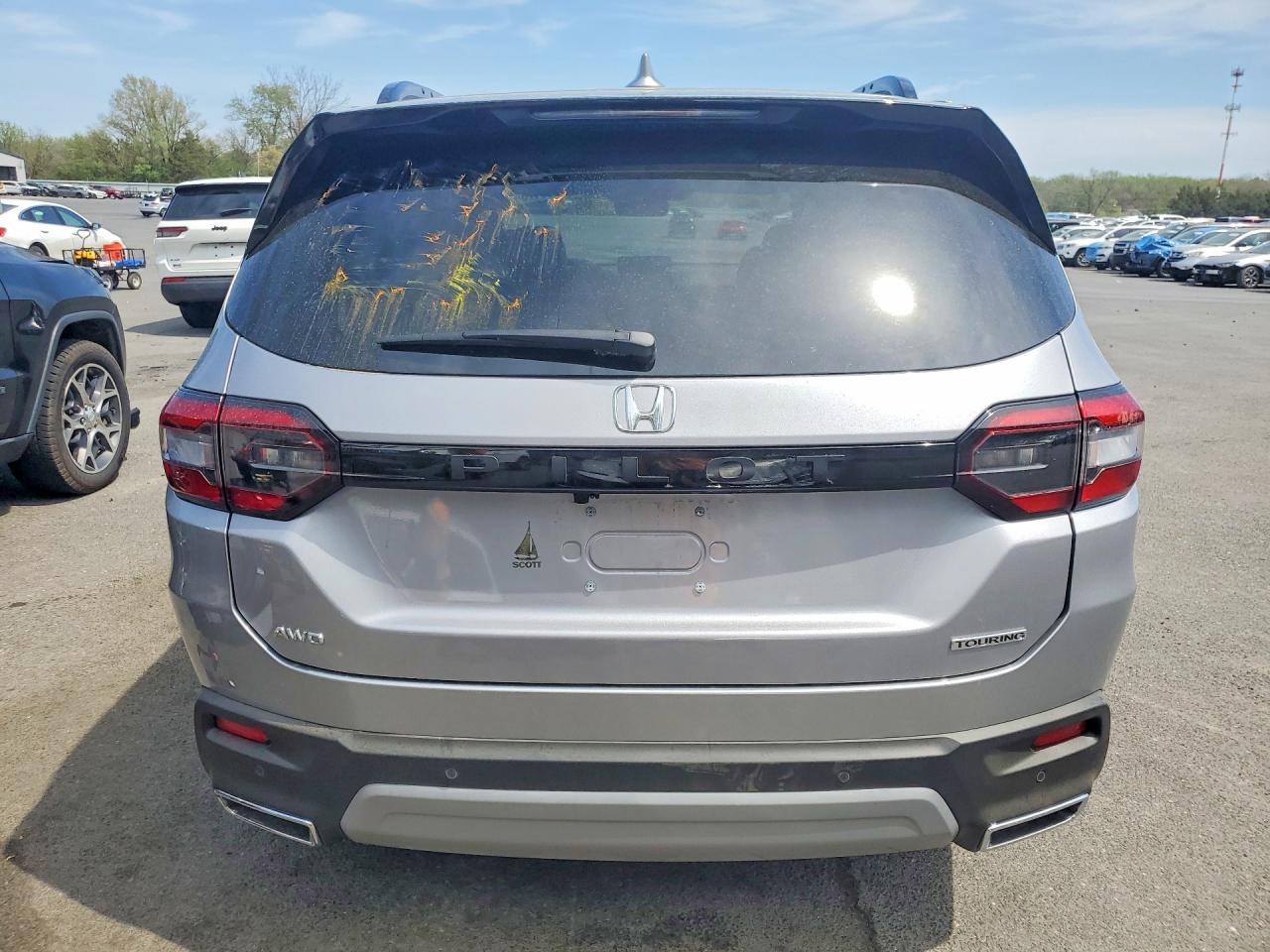 2025 Honda Pilot Touring Silver vin: 5FNYG1H77SB178272