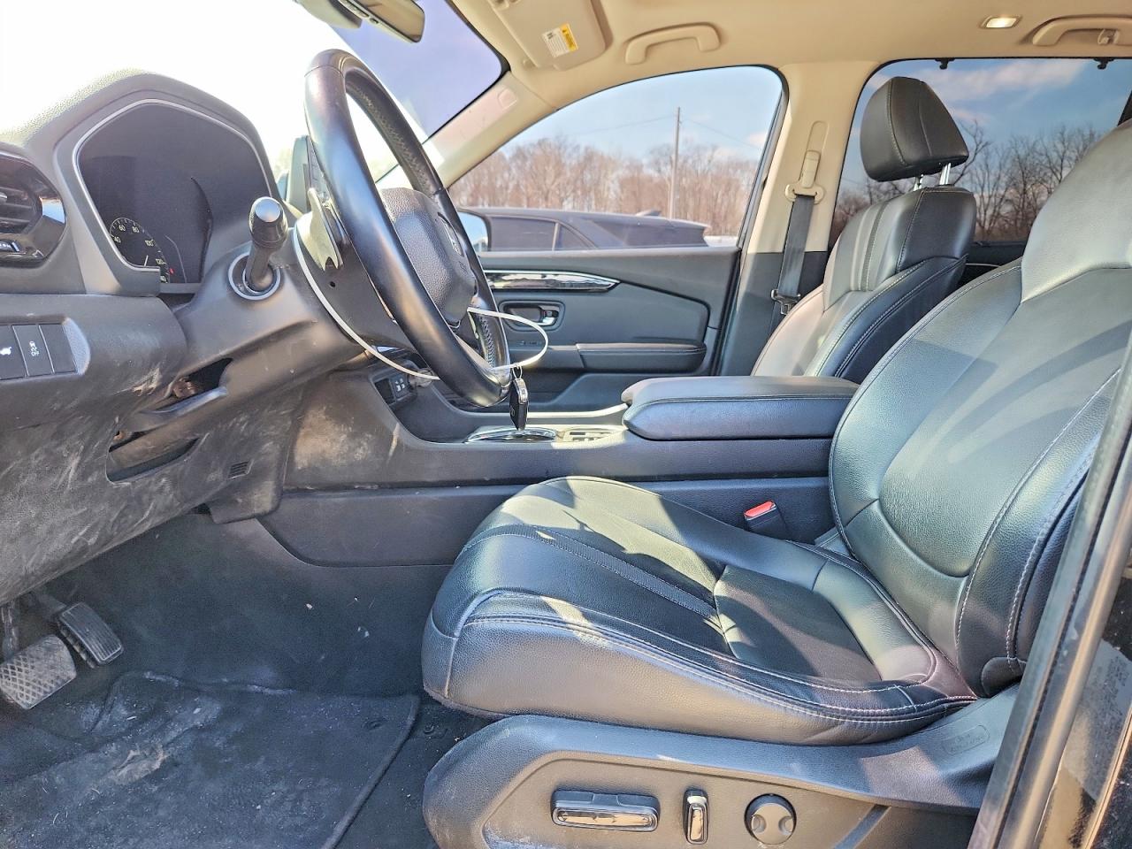 2023 Honda Pilot Touring Black vin: 5FNYG1H79PB016943