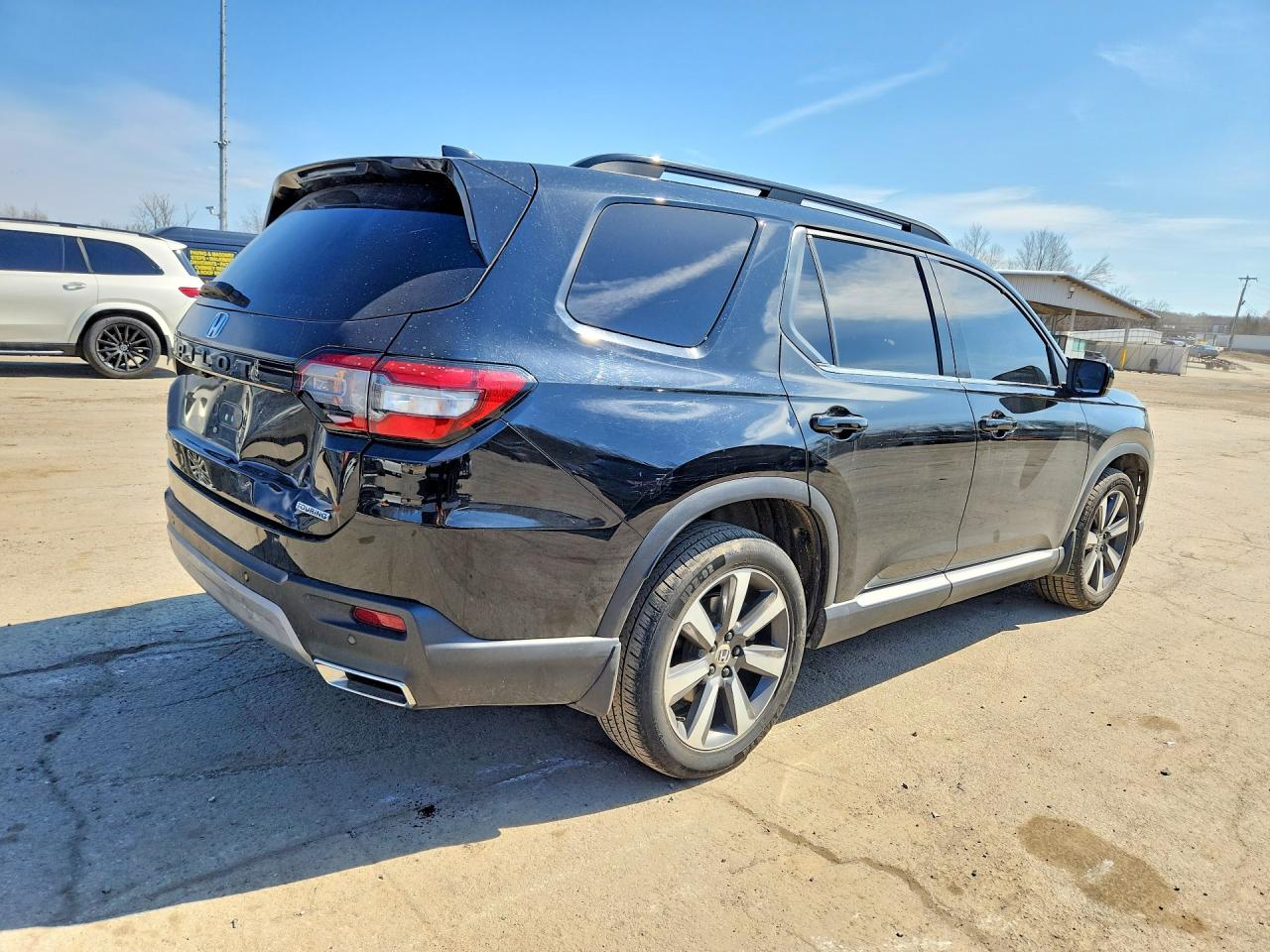 2023 Honda Pilot Touring Black vin: 5FNYG1H79PB016943