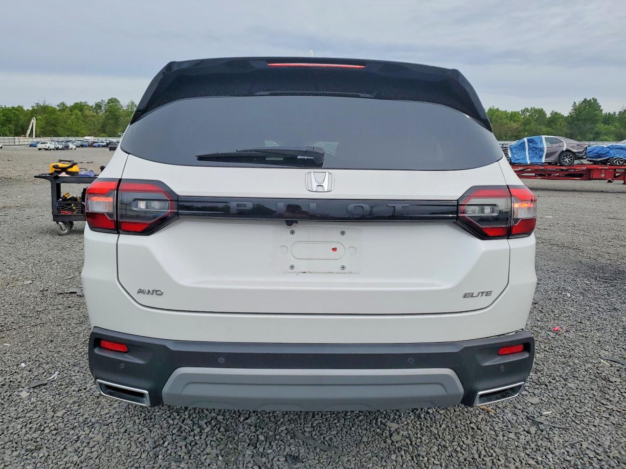 2025 Honda Pilot Elite White vin: 5FNYG1H84SB106079