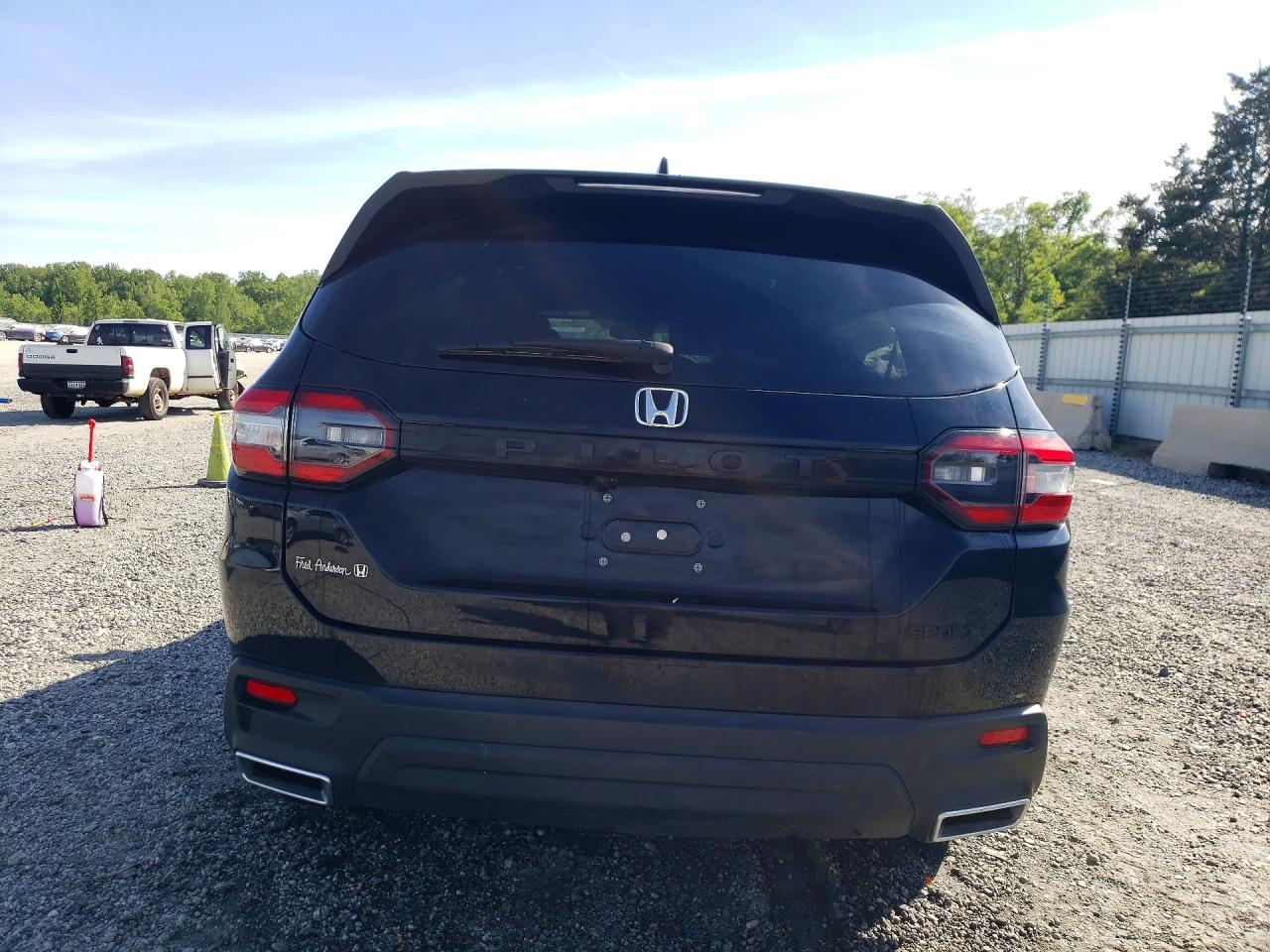 2025 Honda Pilot Sport Black vin: 5FNYG2H38SB010000
