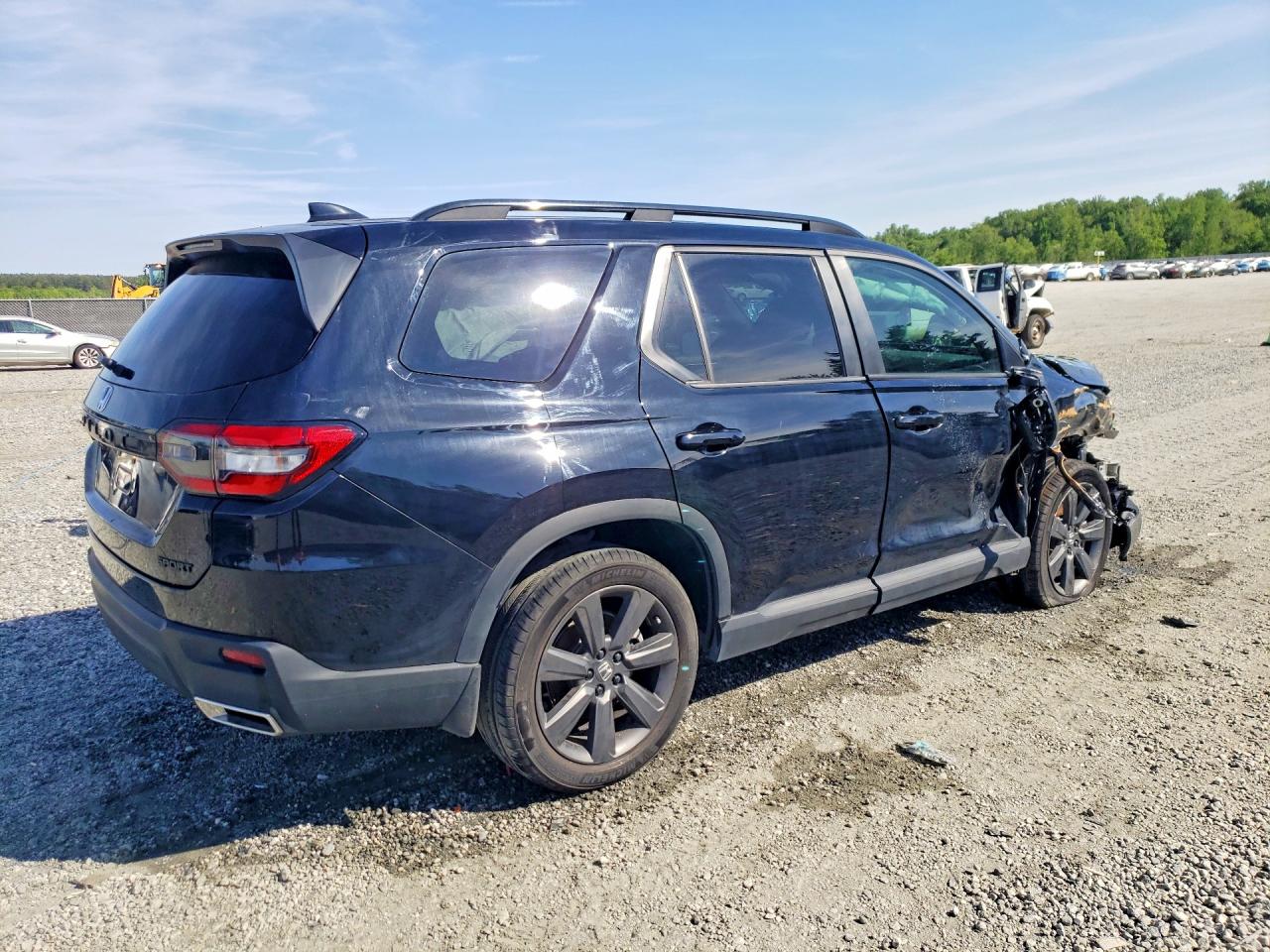 2025 Honda Pilot Sport Black vin: 5FNYG2H38SB010000