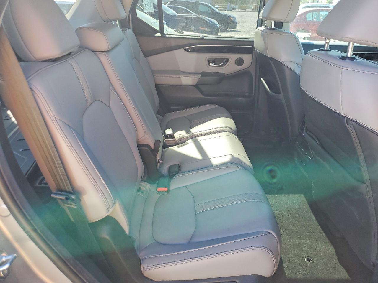 2025 Honda Pilot Exl Silver vin: 5FNYG2H49SB006580