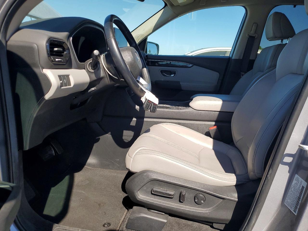 2025 Honda Pilot Exl Silver vin: 5FNYG2H49SB006580
