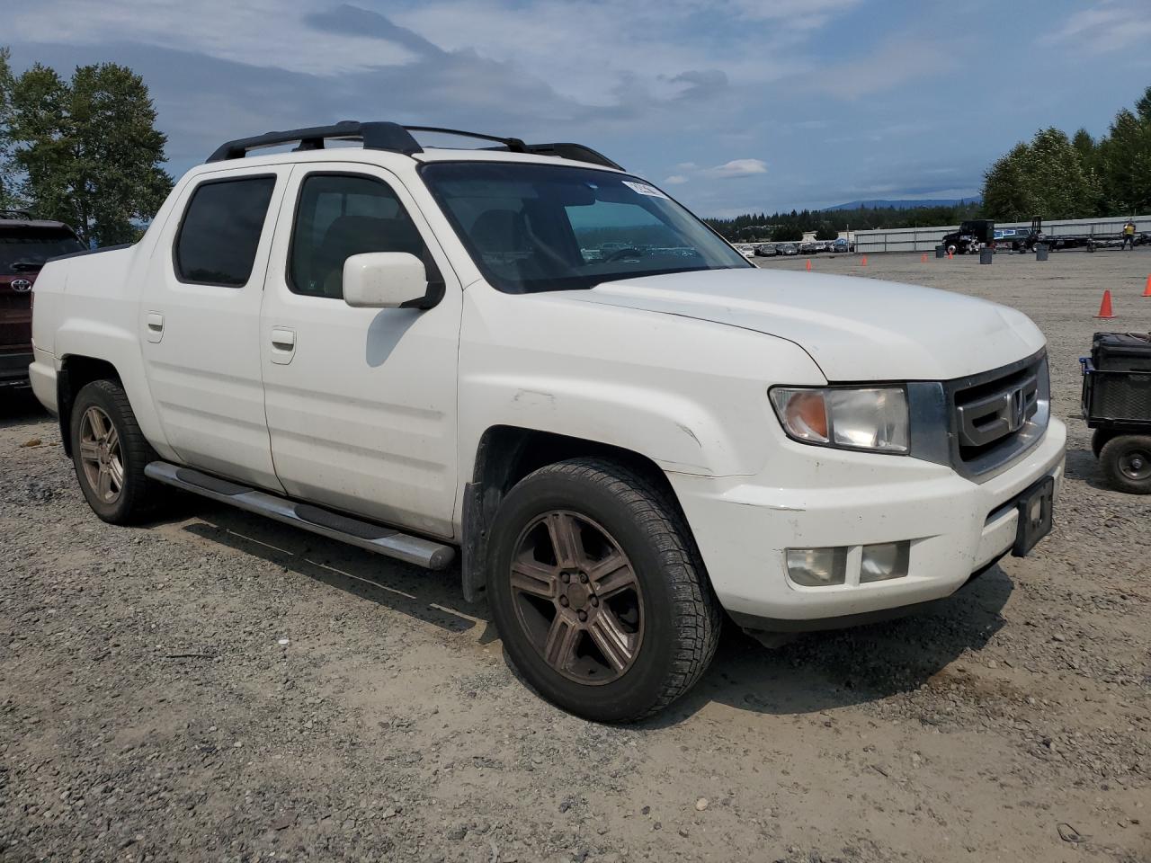 2009 Honda Ridgeline Rtl White vin: 5FPYK16509B105827 Damage: Right Front Fender, Light Scratch, 4 To 5 Inches