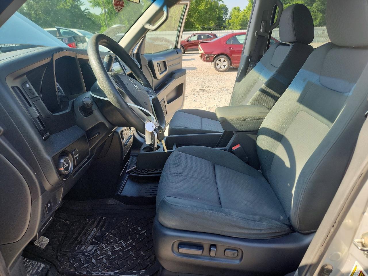2011 Honda Ridgeline Rts Silver vin: 5FPYK1F46BB009441