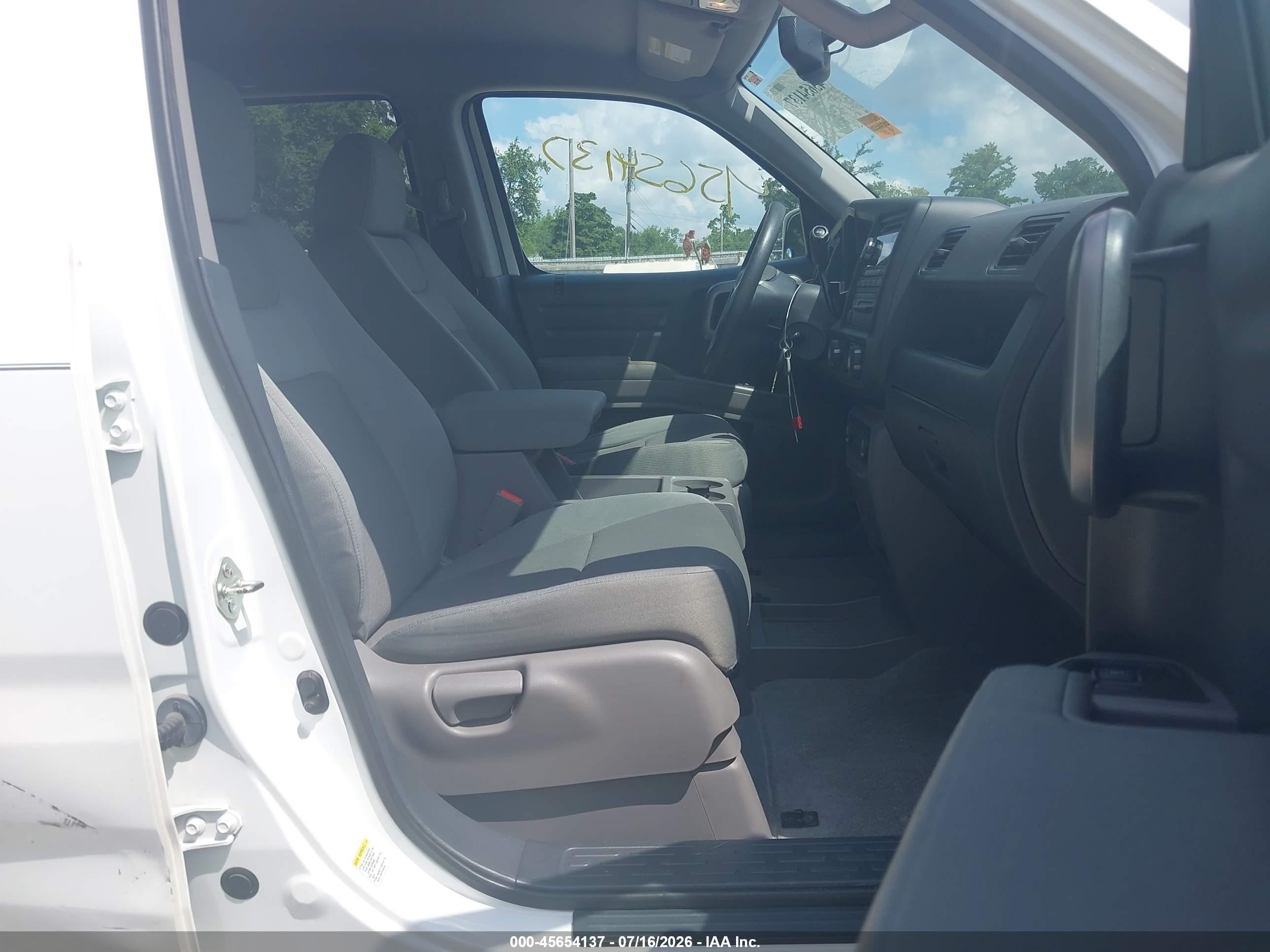 2013 Honda Ridgeline Rts White vin: 5FPYK1F46DB001634