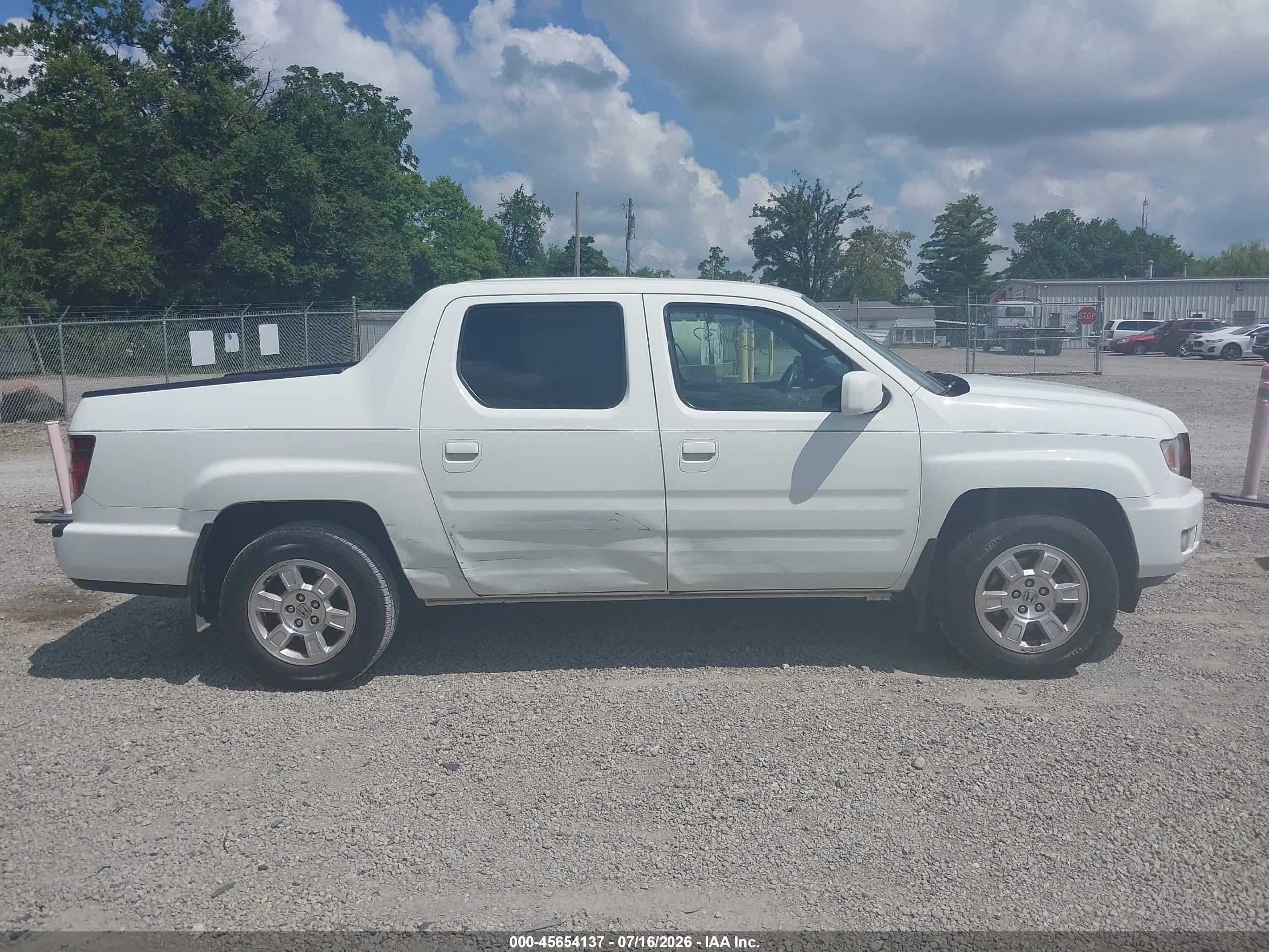 2013 Honda Ridgeline Rts White vin: 5FPYK1F46DB001634