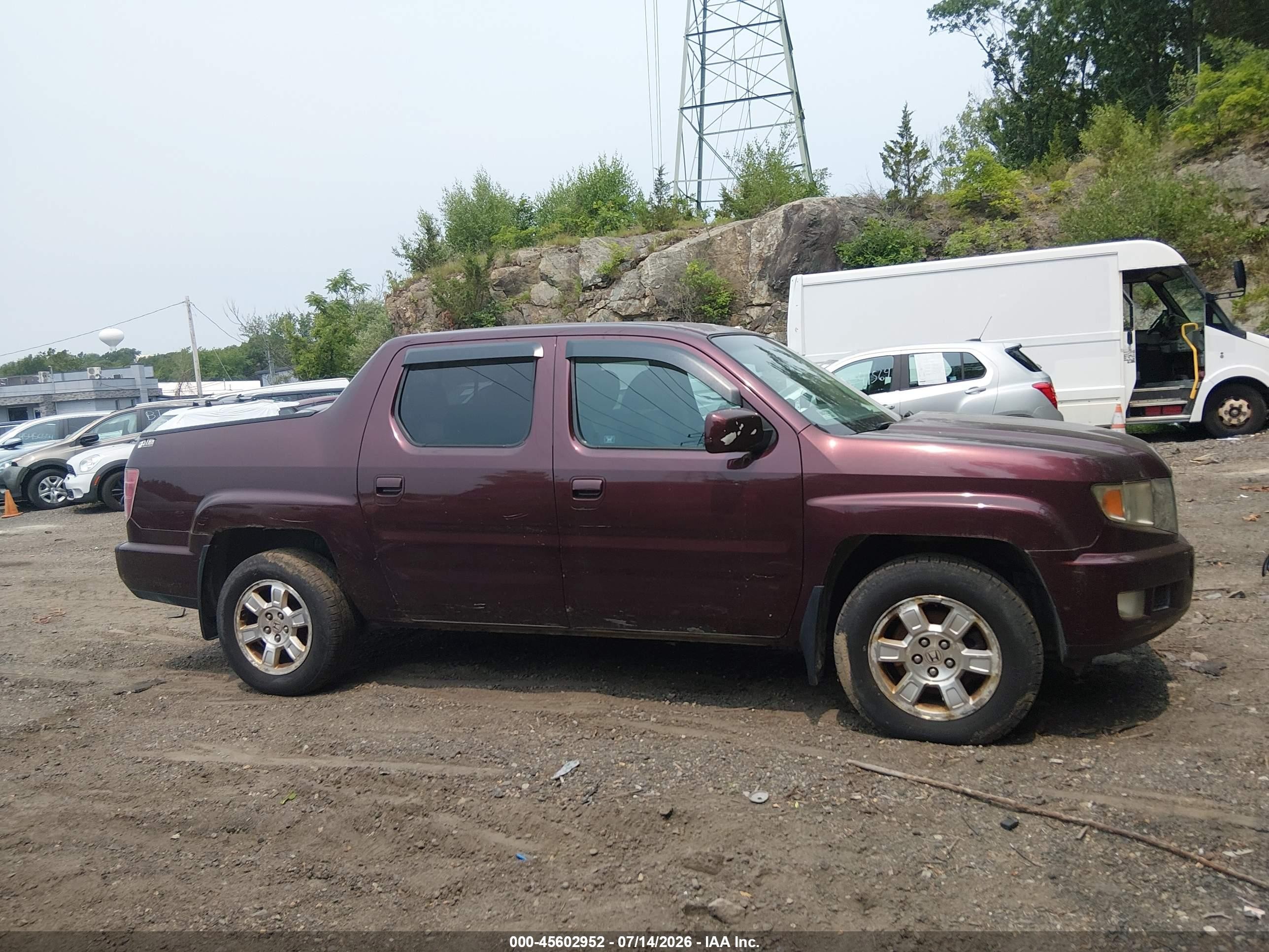 2011 Honda Ridgeline Rts Burgundy vin: 5FPYK1F49BB005626