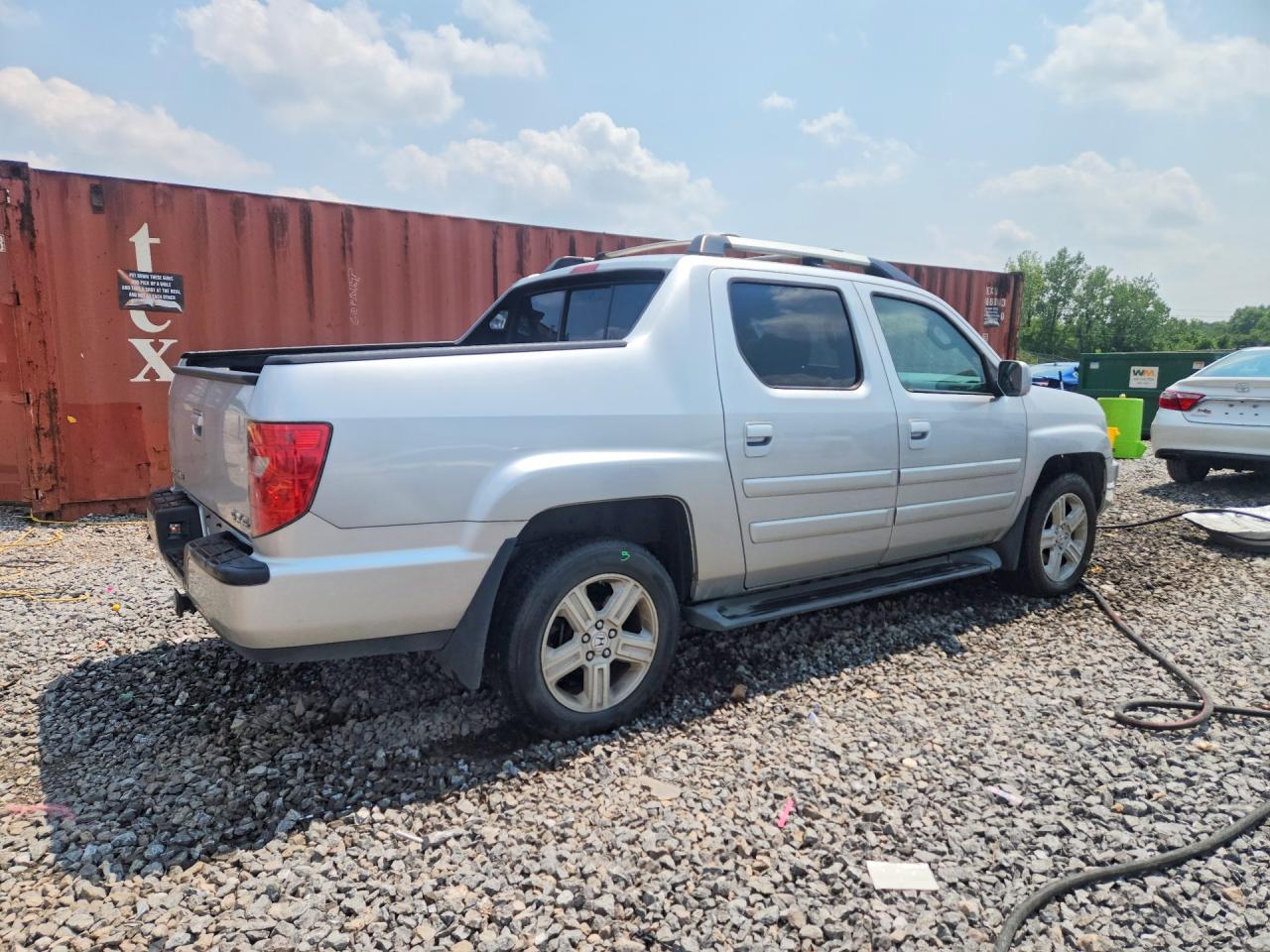 2011 Honda Ridgeline Rtl Silver vin: 5FPYK1F50BB007273