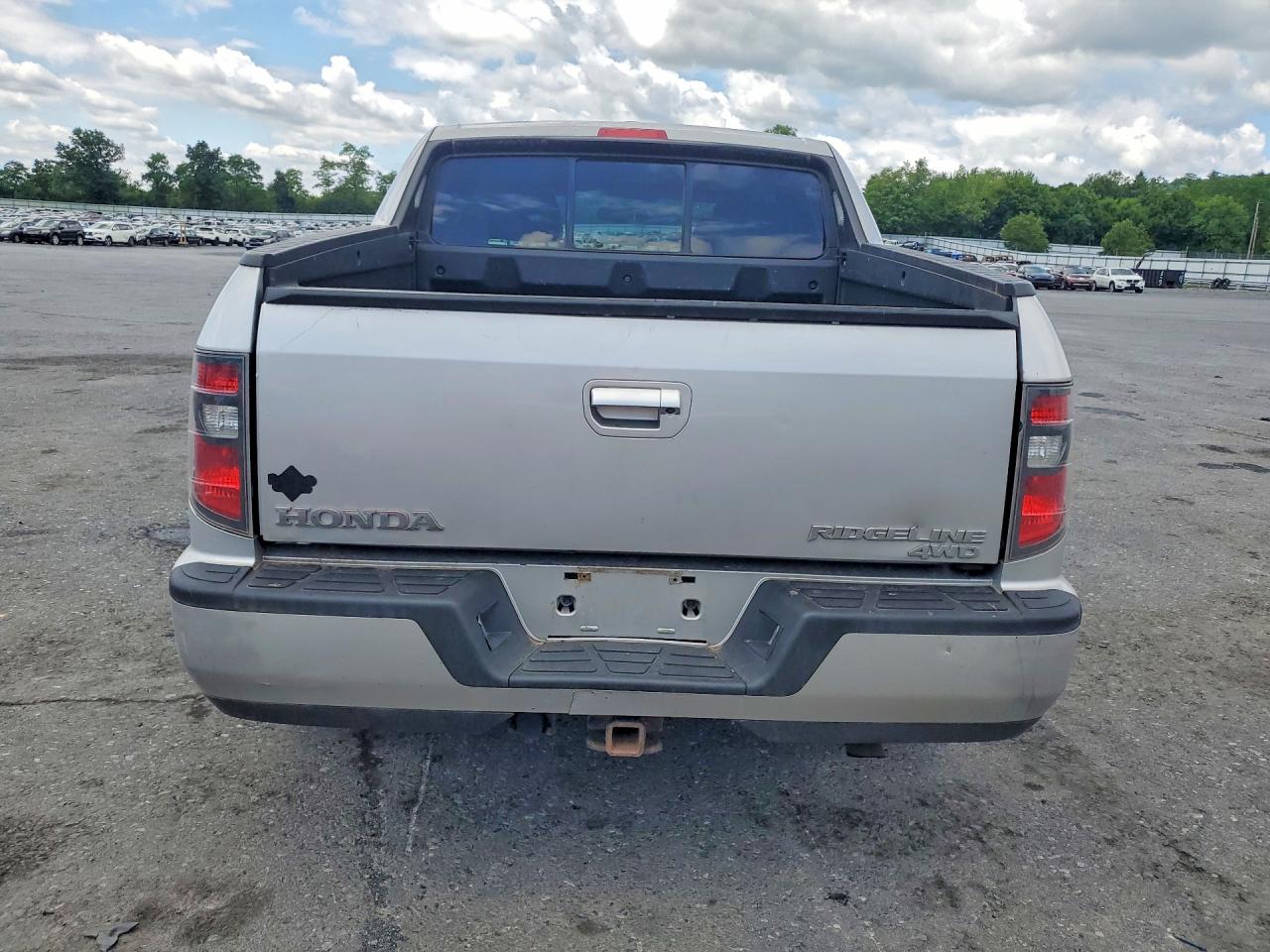 2013 Honda Ridgeline Silver vin: 5FPYK1F50DB012007