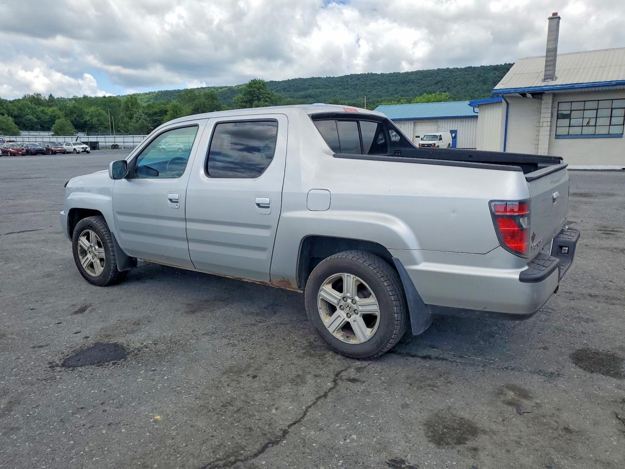 2013 Honda Ridgeline Silver vin: 5FPYK1F50DB012007
