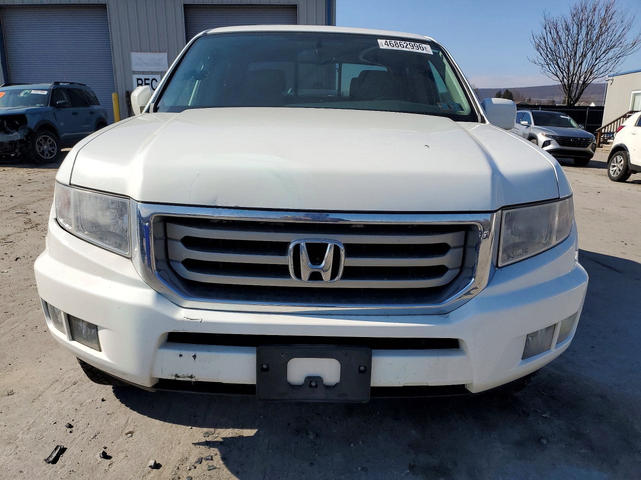 2014 Honda Ridgeline Rtl White vin: 5FPYK1F50EB004183