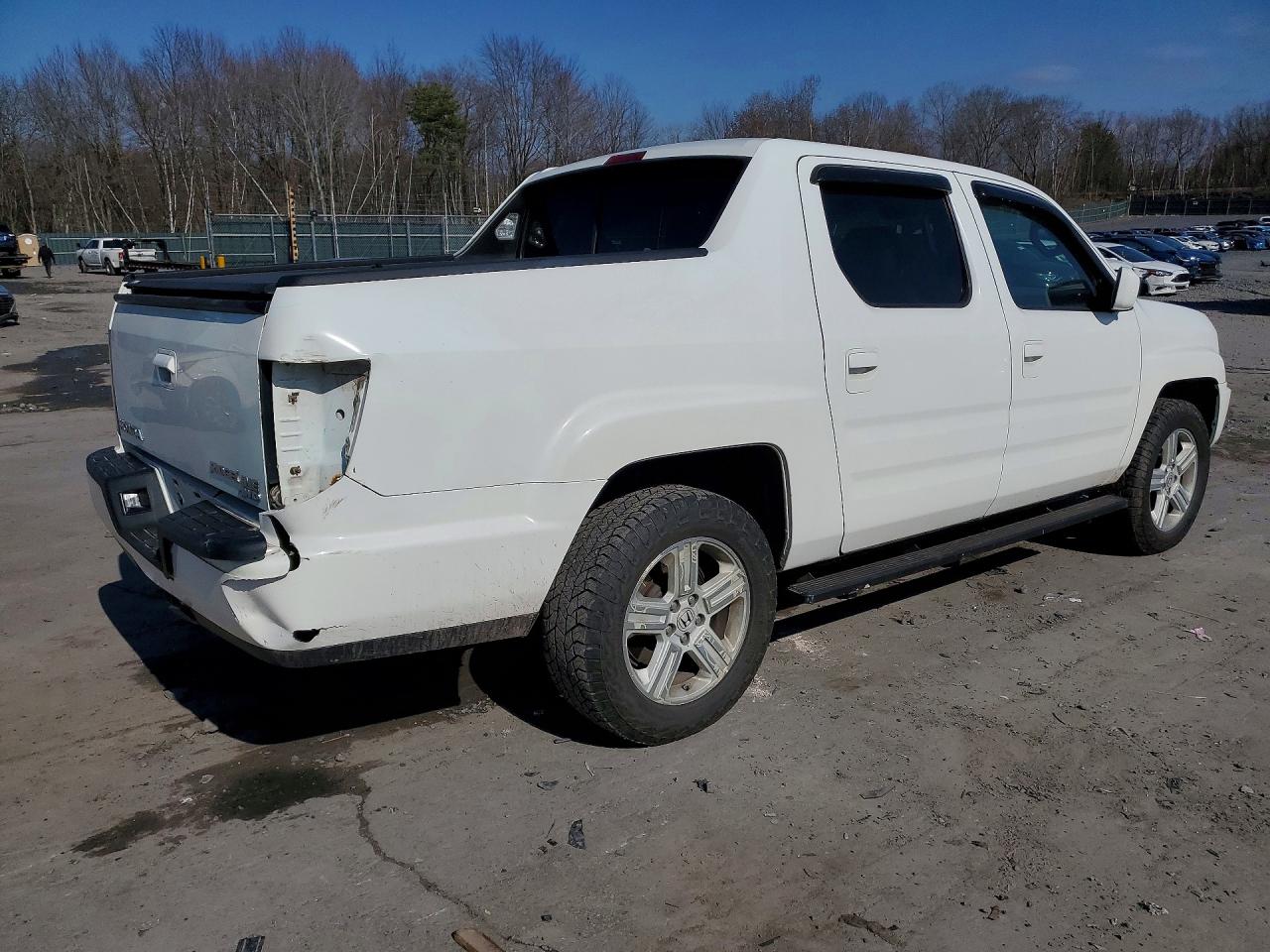 2014 Honda Ridgeline Rtl White vin: 5FPYK1F50EB004183