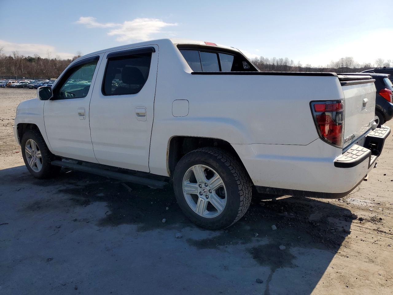 2014 Honda Ridgeline Rtl White vin: 5FPYK1F50EB004183