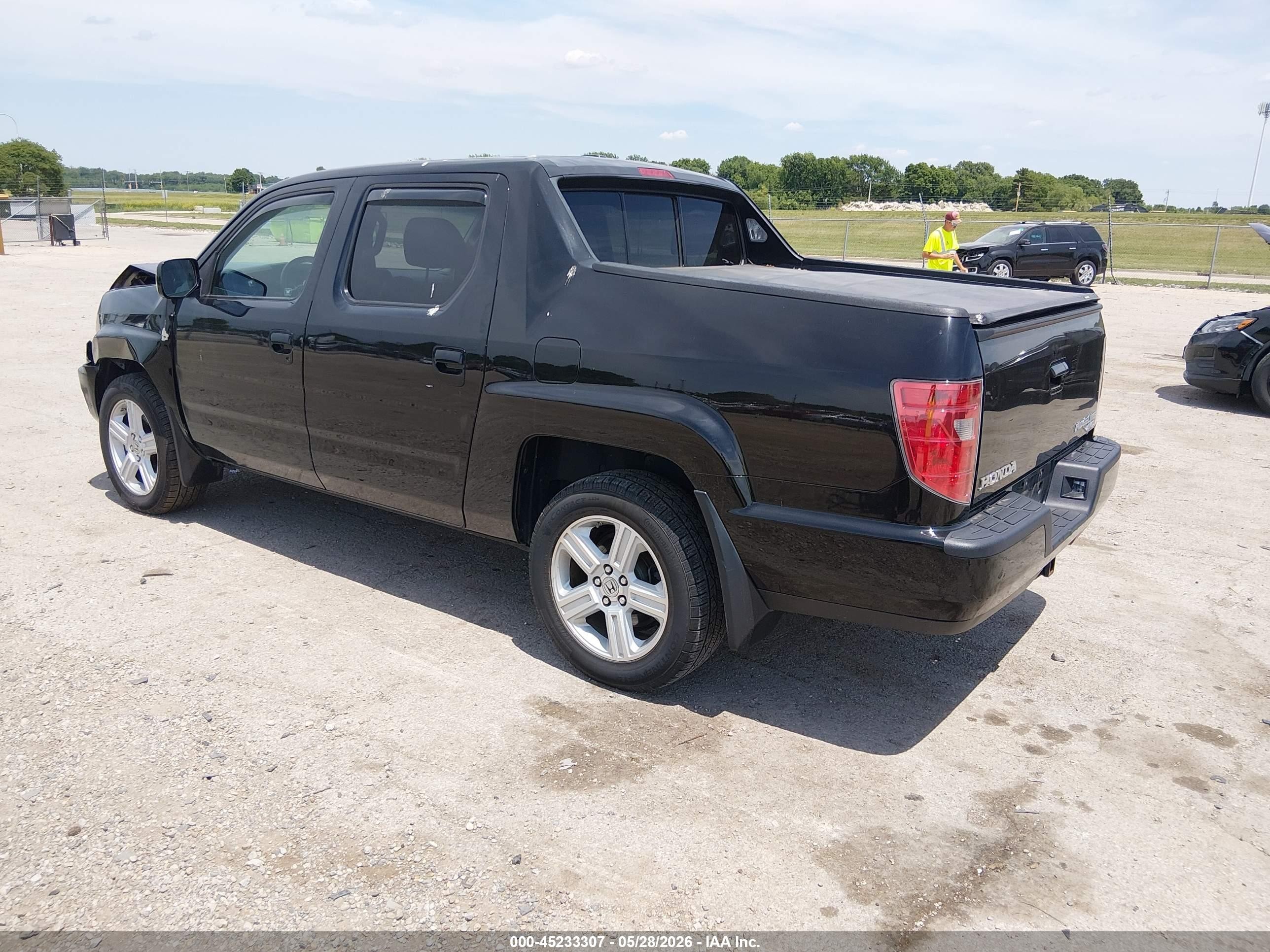 2011 Honda Ridgeline Rtl Black vin: 5FPYK1F51BB005371