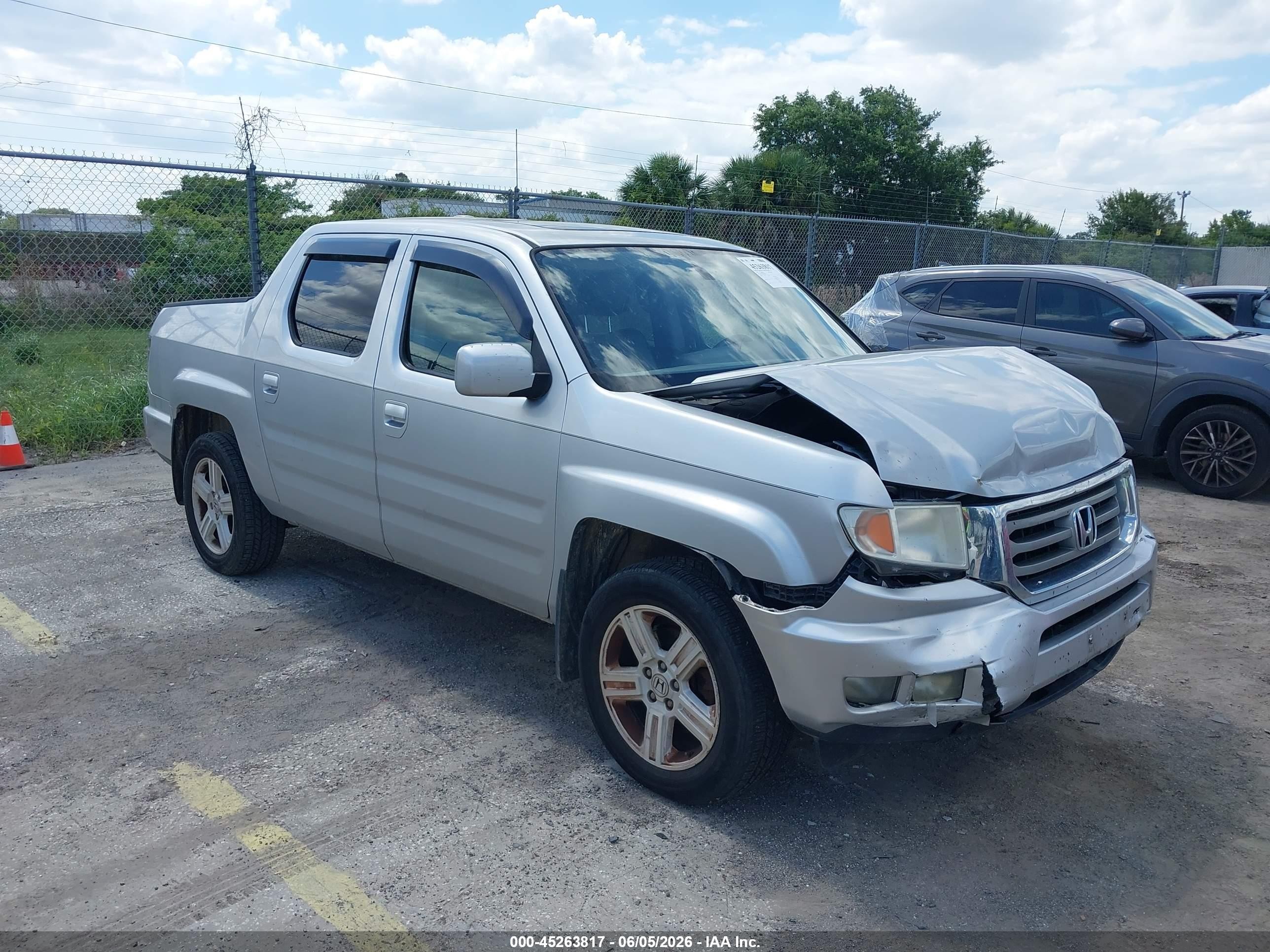2013 Honda Ridgeline Rtl Silver vin: 5FPYK1F51DB018933