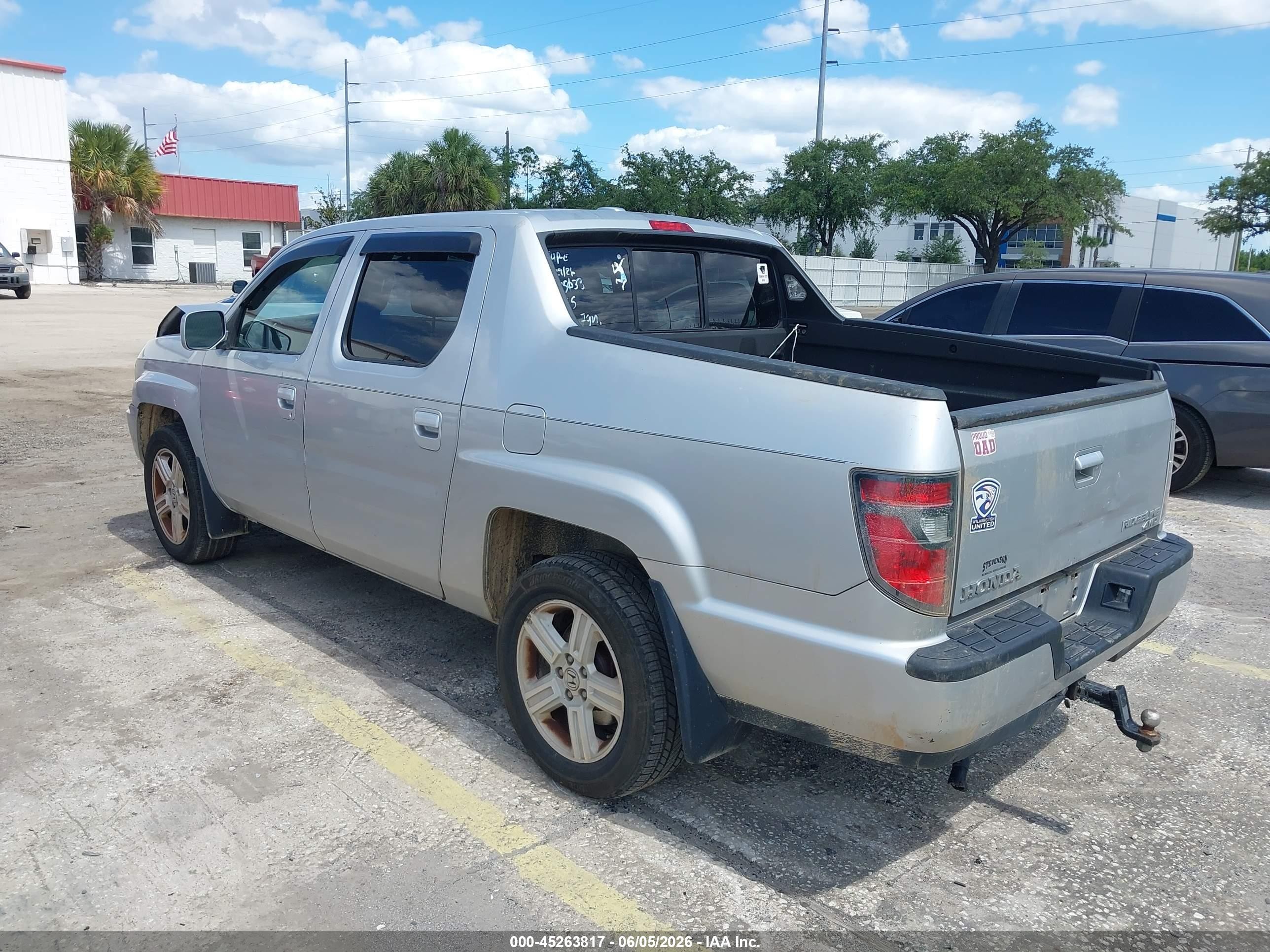 2013 Honda Ridgeline Rtl Silver vin: 5FPYK1F51DB018933