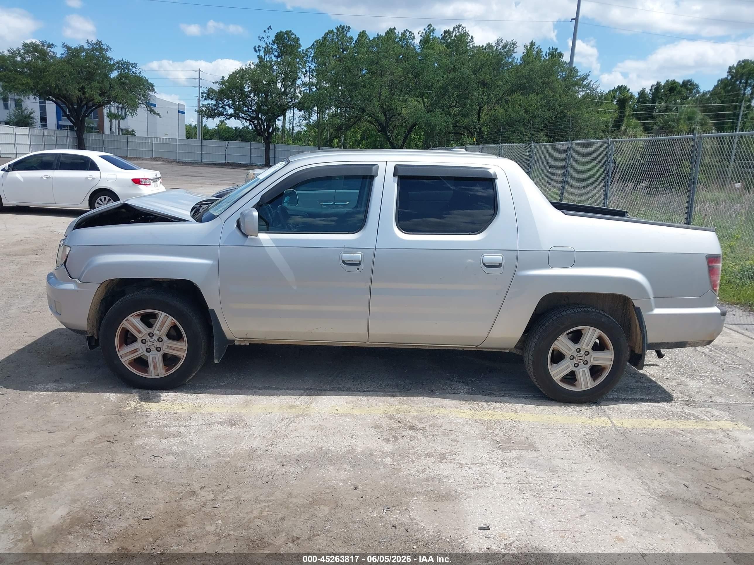 2013 Honda Ridgeline Rtl Silver vin: 5FPYK1F51DB018933