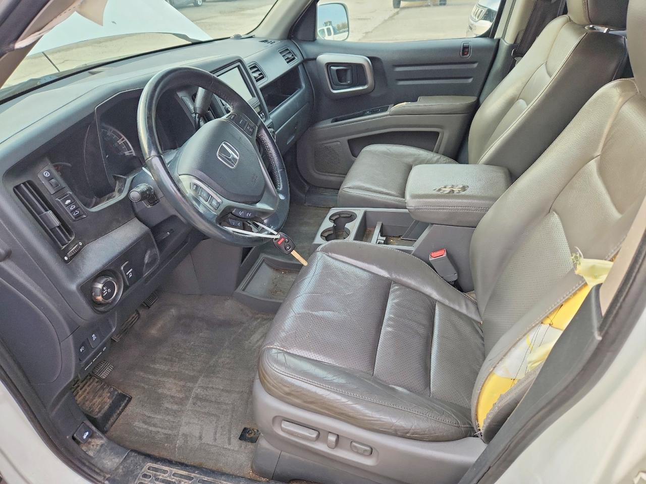 2014 Honda Ridgeline Rtl White vin: 5FPYK1F51EB004354