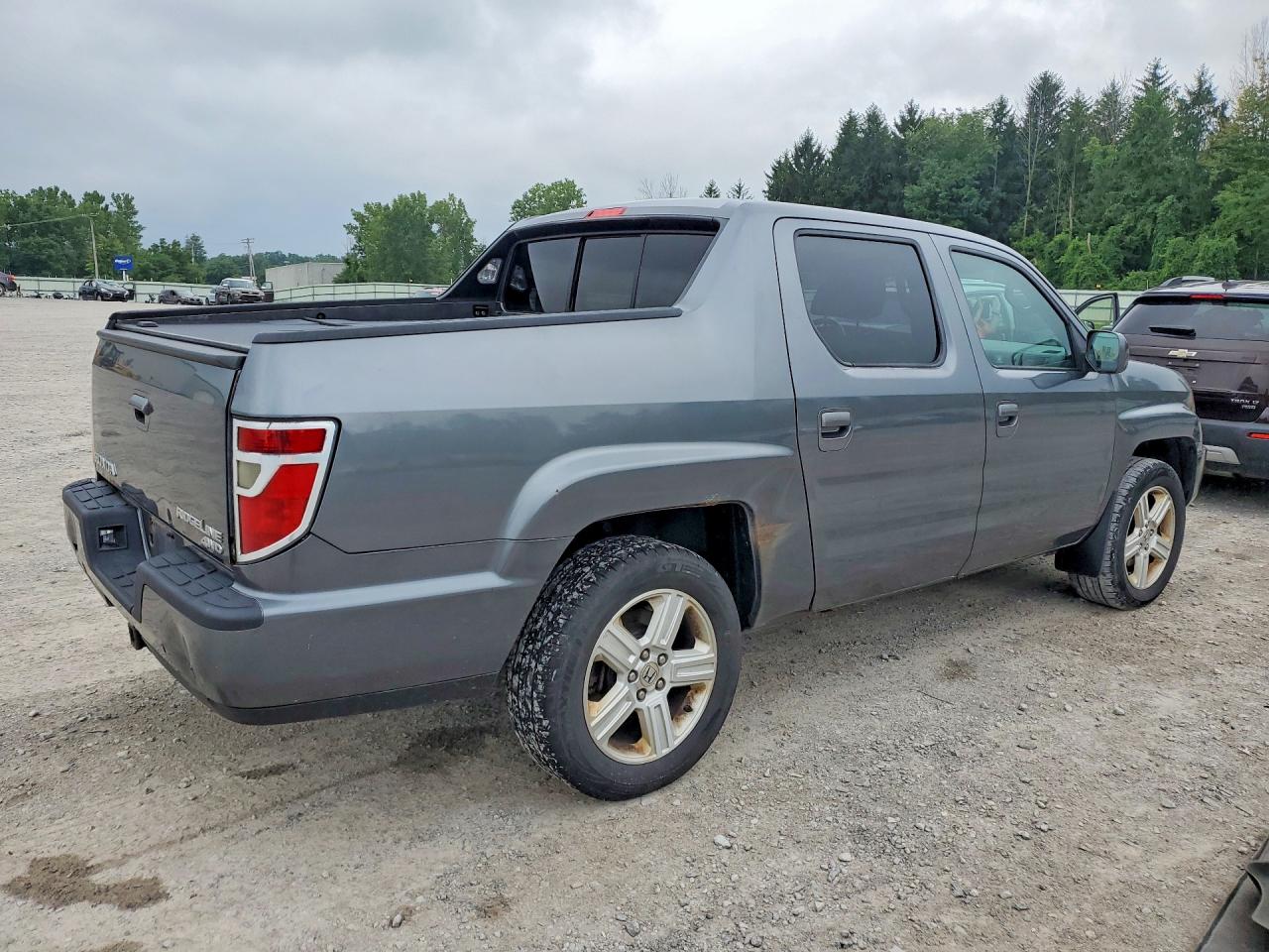 2011 Honda Ridgeline Rtl Silver vin: 5FPYK1F52BB003841