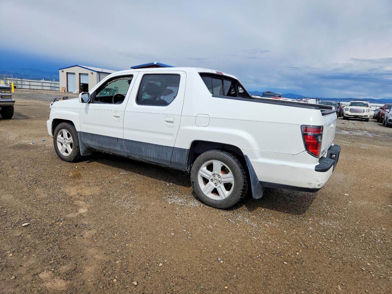 2013 Honda Ridgeline Rtl White vin: 5FPYK1F52DB011666