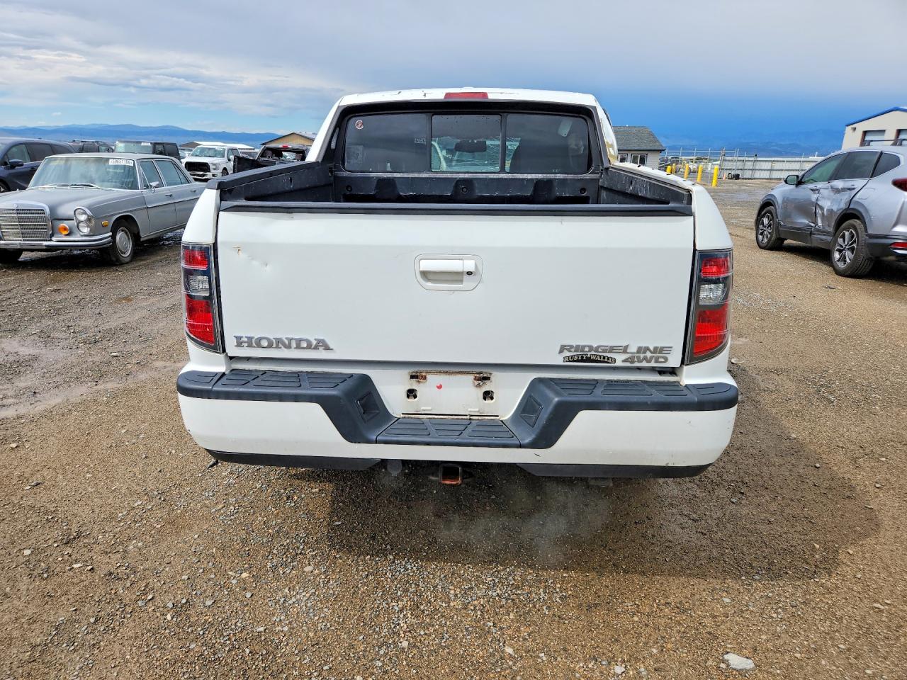 2013 Honda Ridgeline Rtl White vin: 5FPYK1F52DB011666
