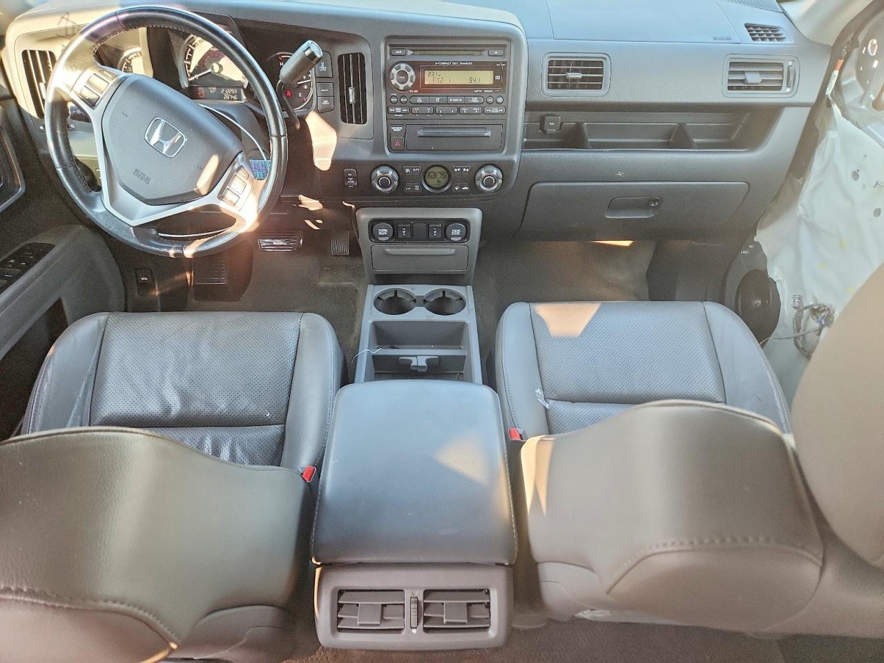2011 Honda Ridgeline Rtl Silver vin: 5FPYK1F53BB009390