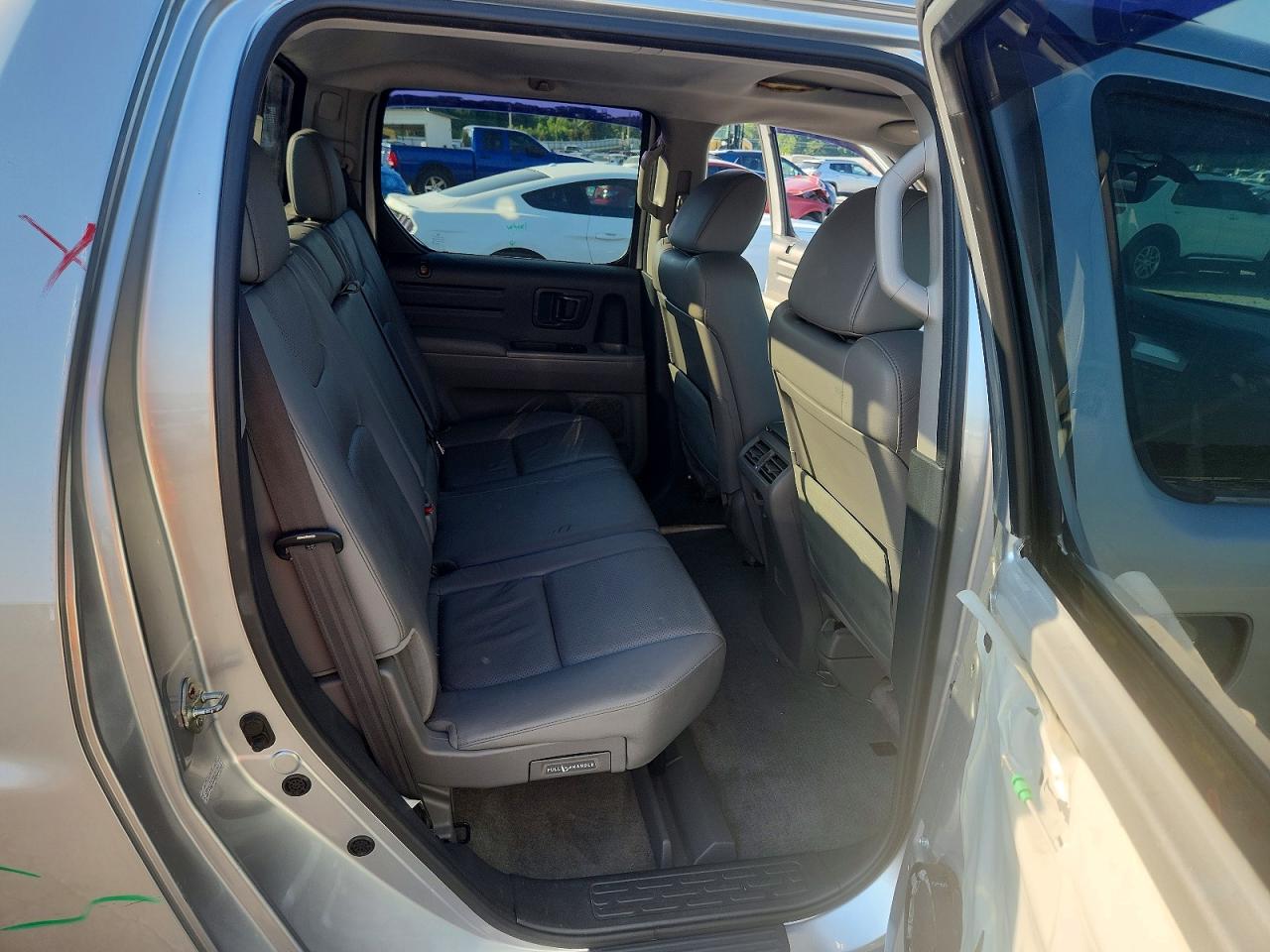 2011 Honda Ridgeline Rtl Silver vin: 5FPYK1F53BB009390