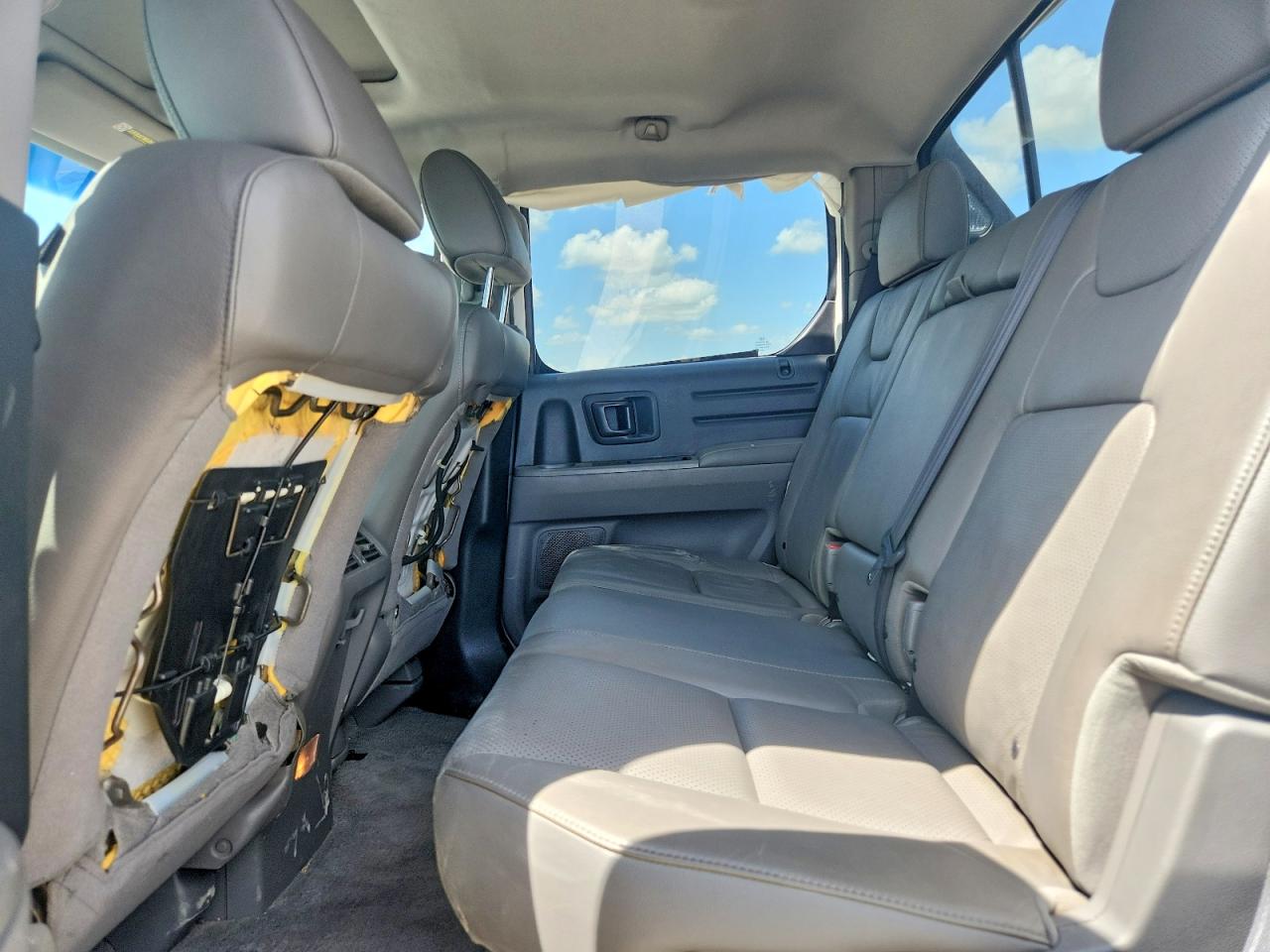 2012 Honda Ridgeline Rtl White vin: 5FPYK1F53CB458621