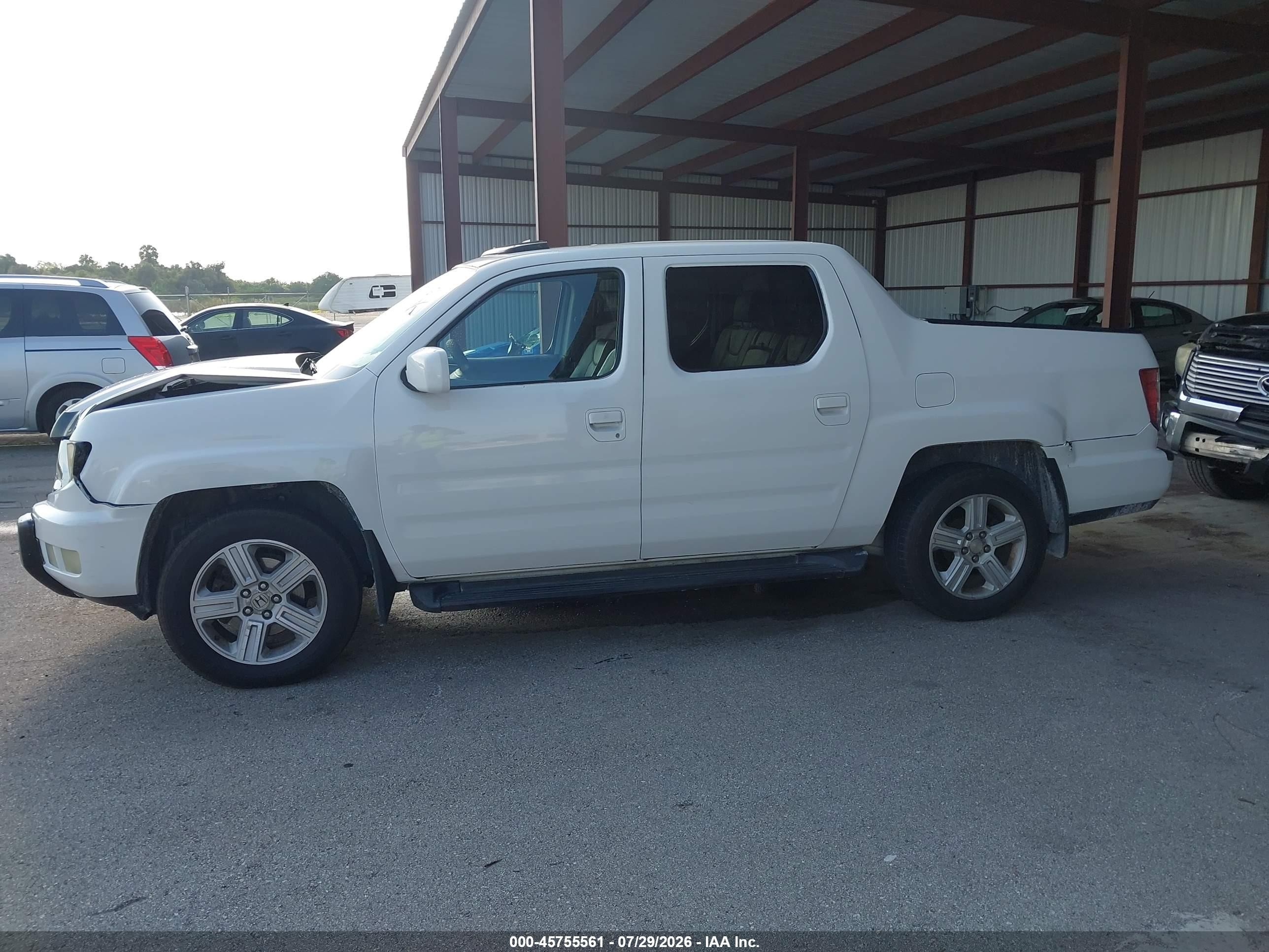 2010 Honda Ridgeline Rtl White vin: 5FPYK1F54AB001233