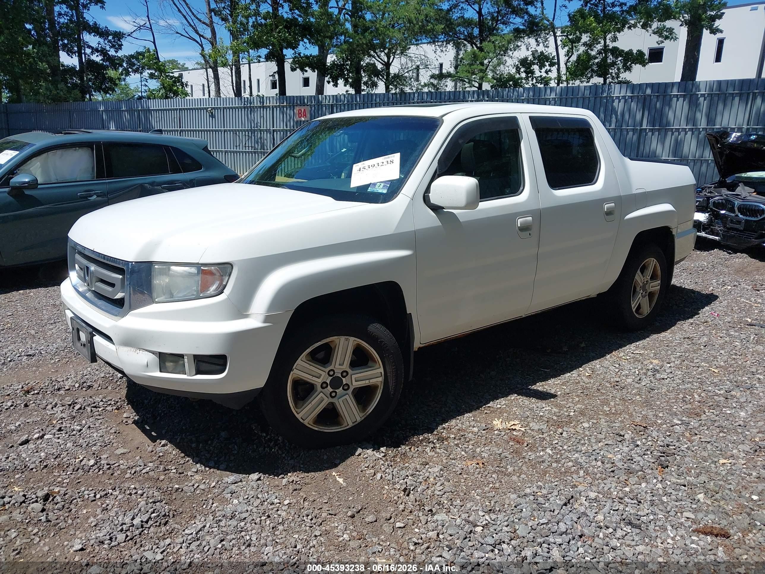 2011 Honda Ridgeline Rtl White vin: 5FPYK1F54BB452423